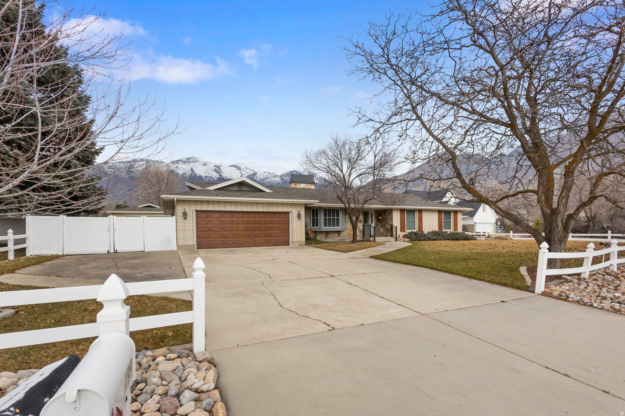 WOOD ESTATES - Residential