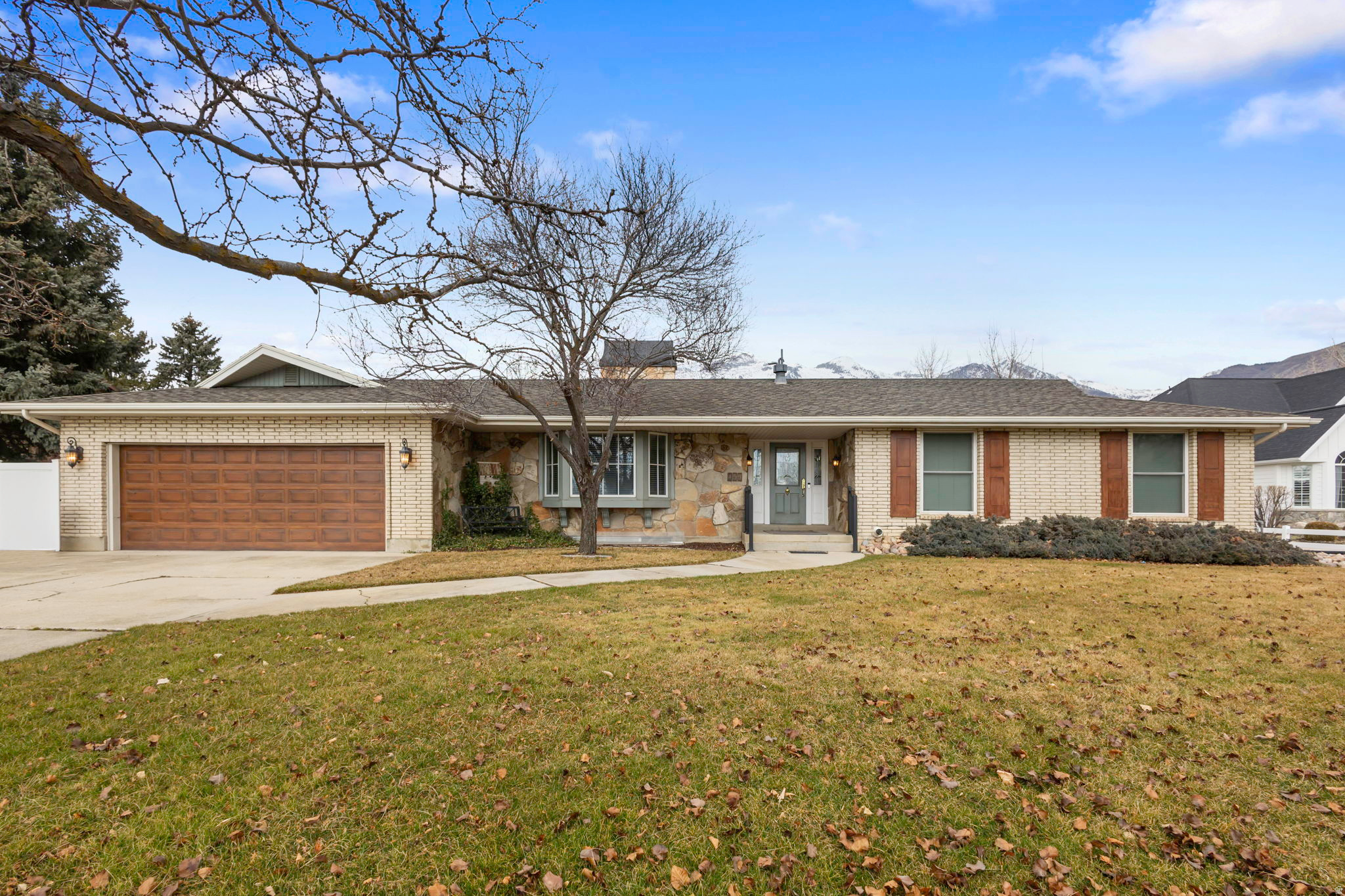 WOOD ESTATES - Residential