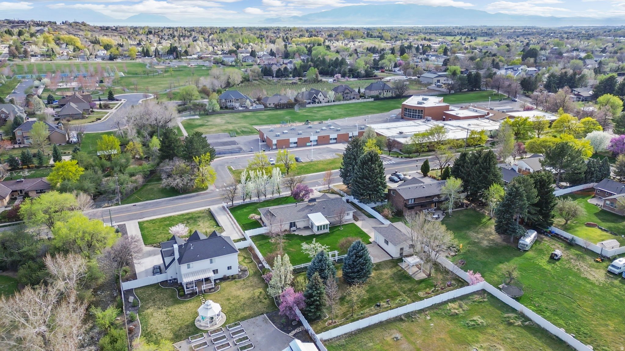WOOD ESTATES - Residential