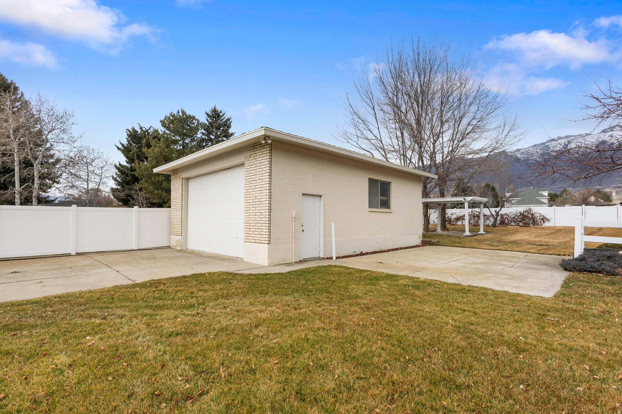 WOOD ESTATES - Residential