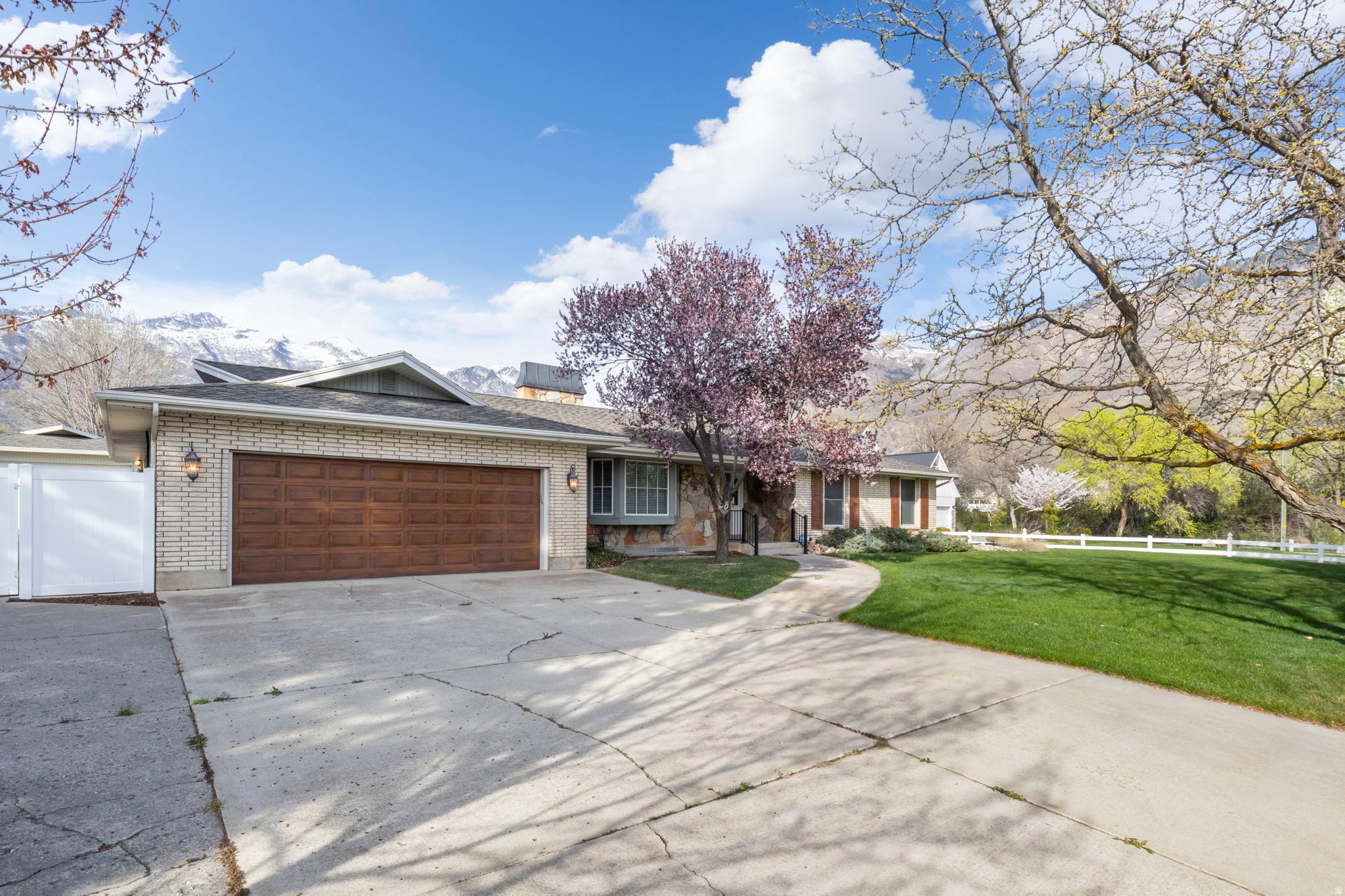 WOOD ESTATES - Residential