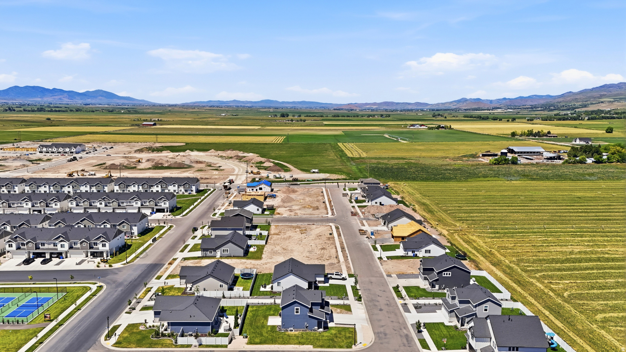 FOX MEADOWS - Residential