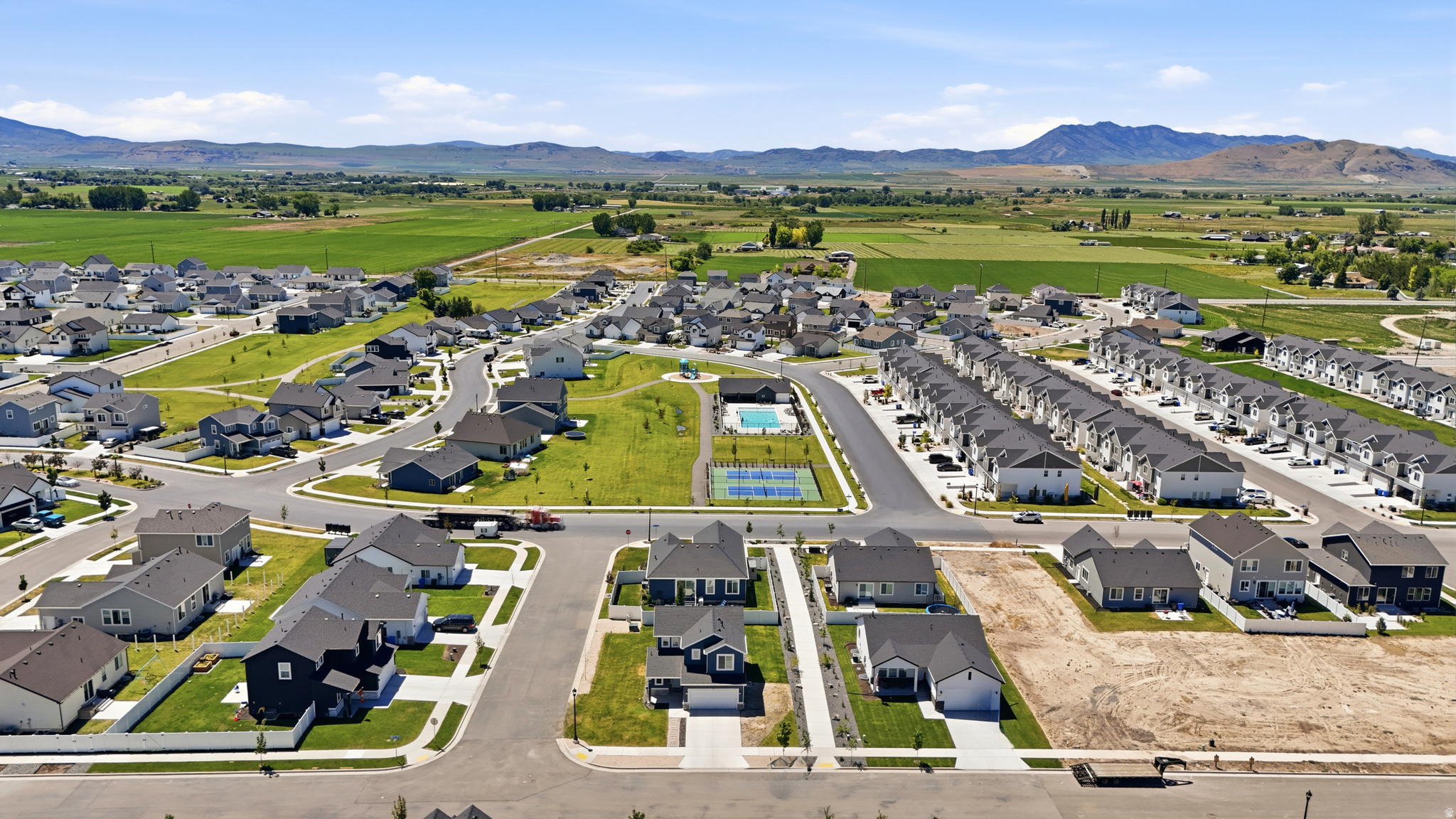 FOX MEADOWS - Residential