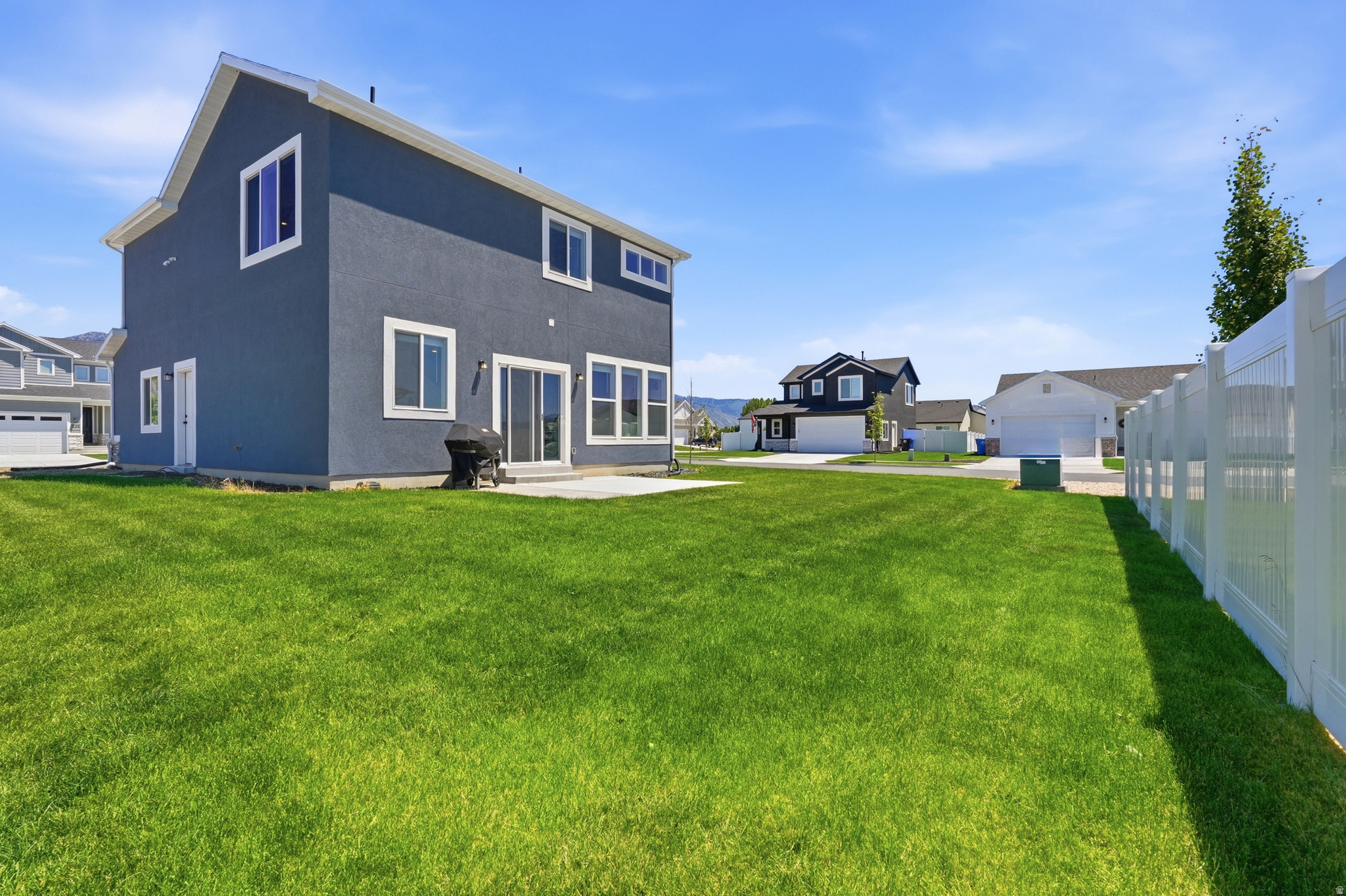FOX MEADOWS - Residential