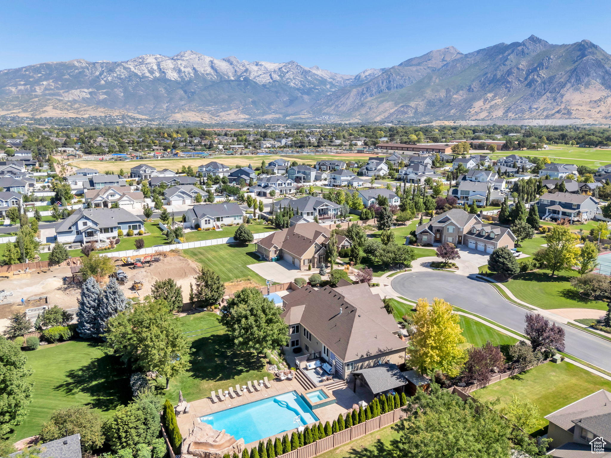 PINNACLE ESTATES - Residential