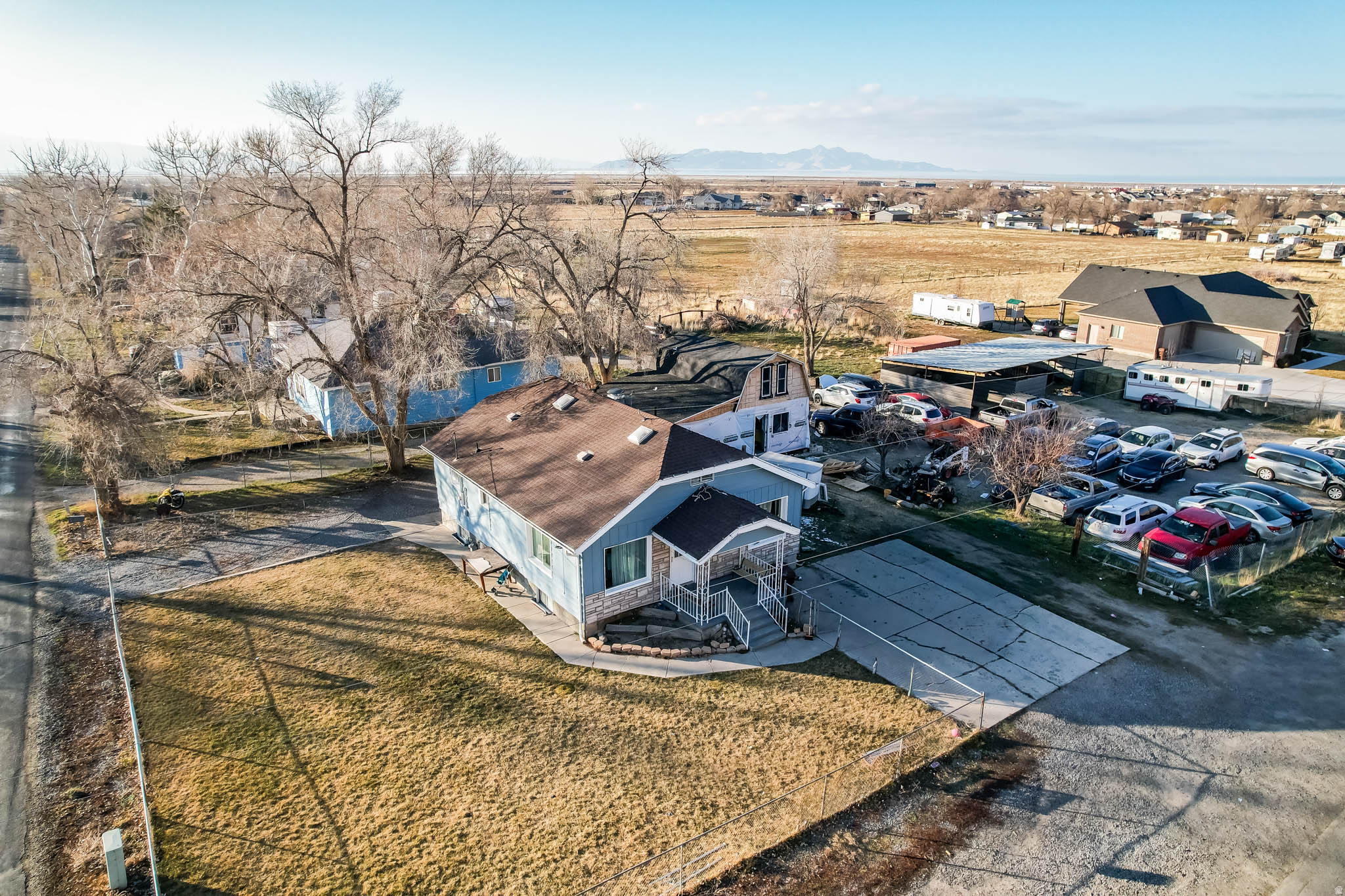 LAKE POINT - Residential
