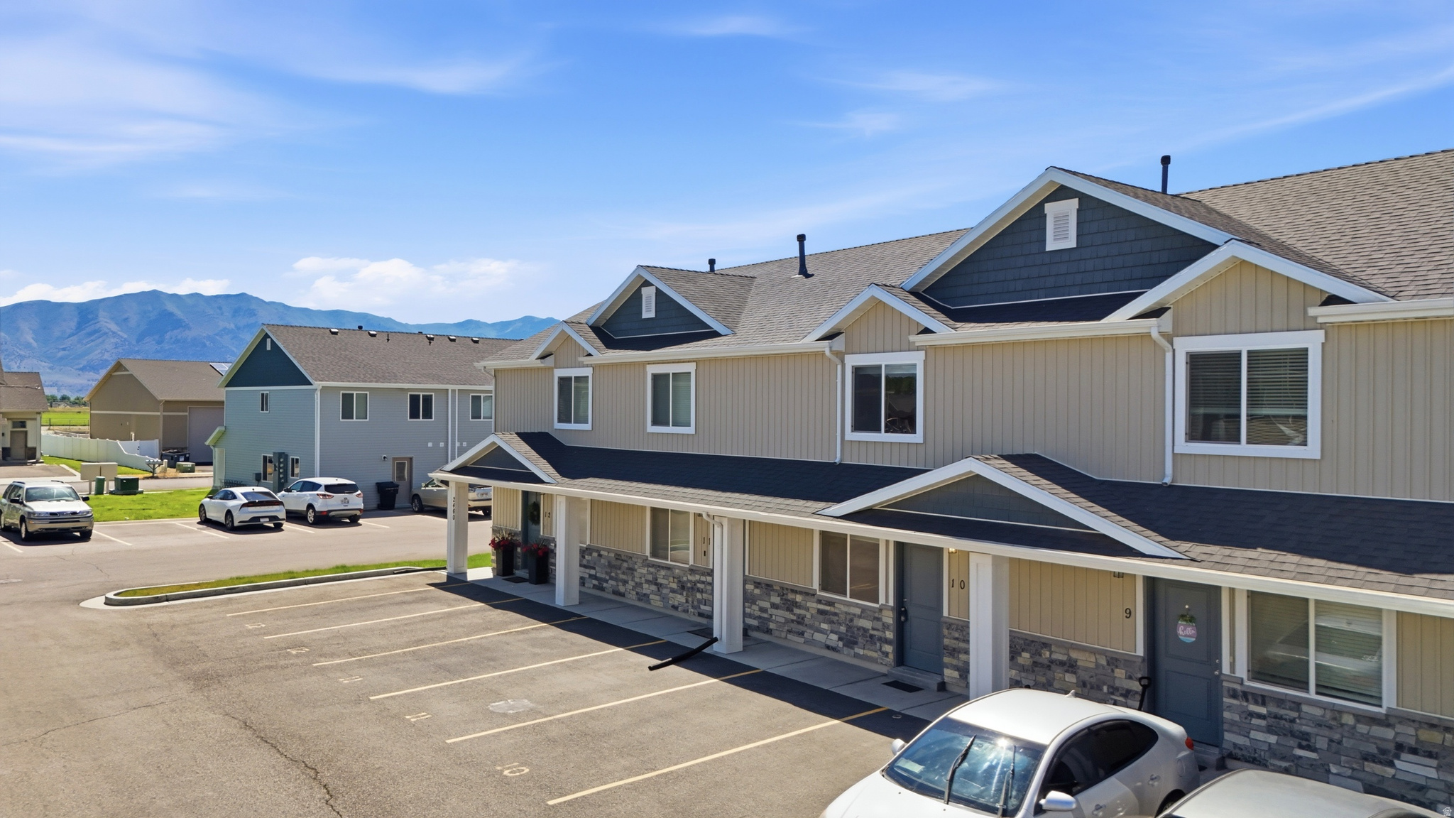 RIVER VALLEY - Residential