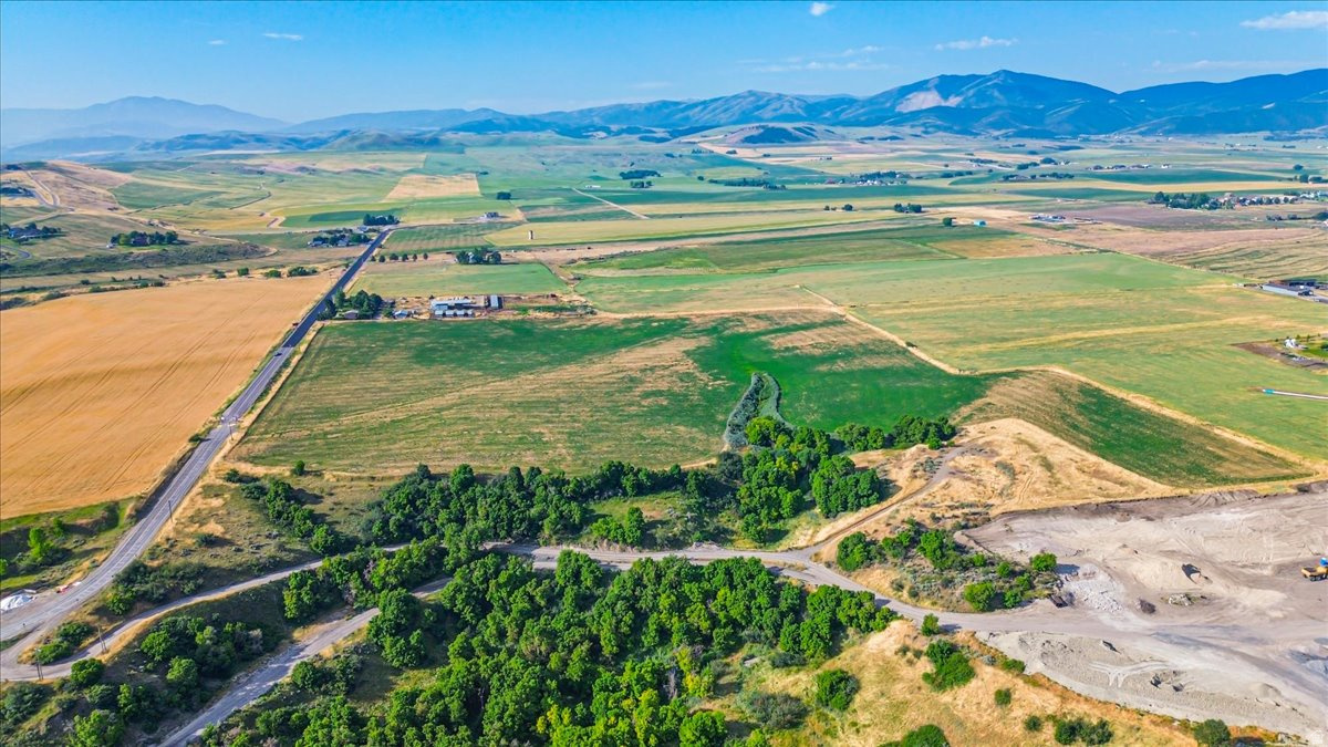 SKYLINE MEADOWS - Land
