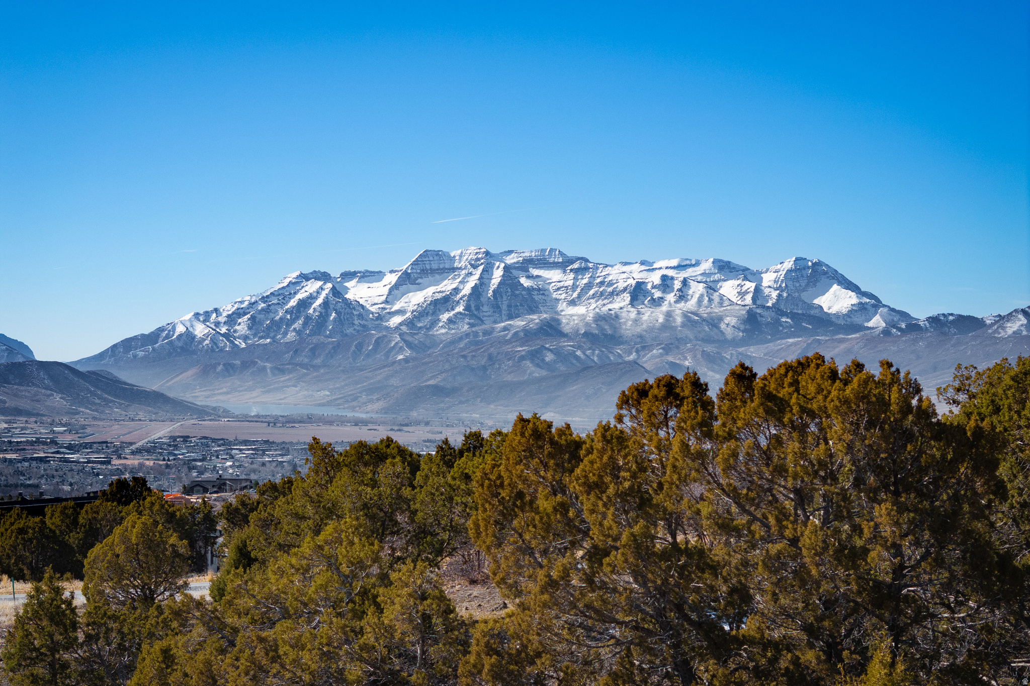RED LEDGES - Land