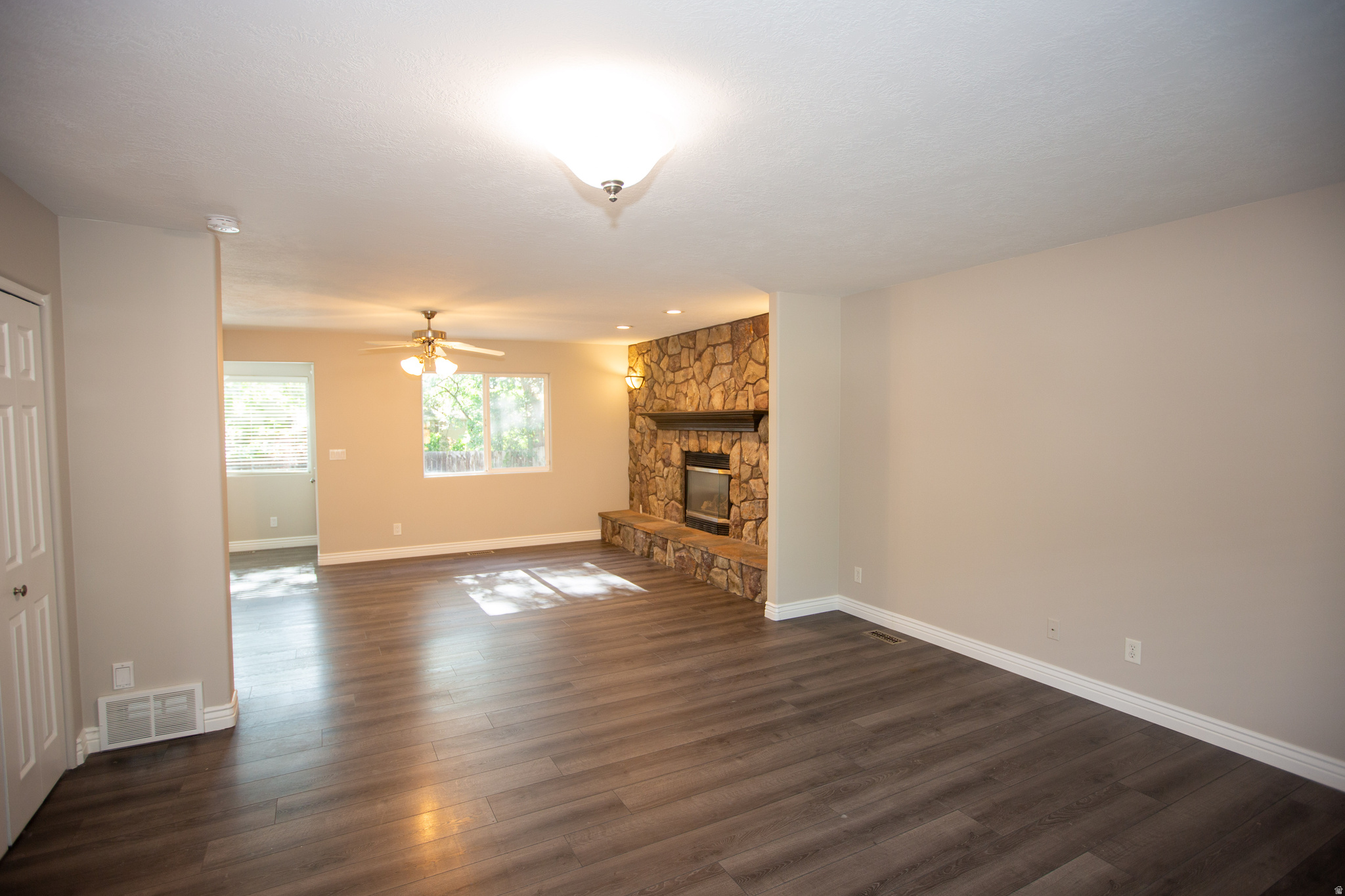 HORIZON CIR - Residential