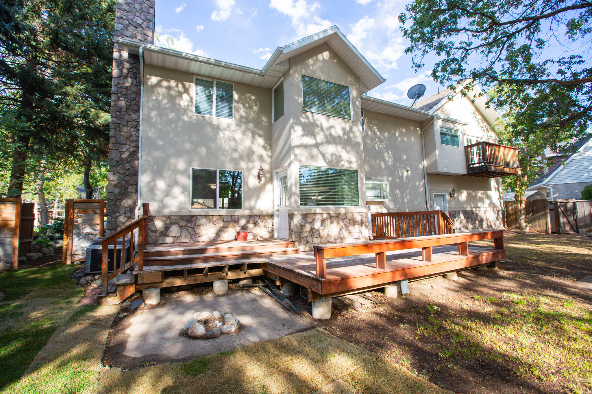 HORIZON CIR - Residential