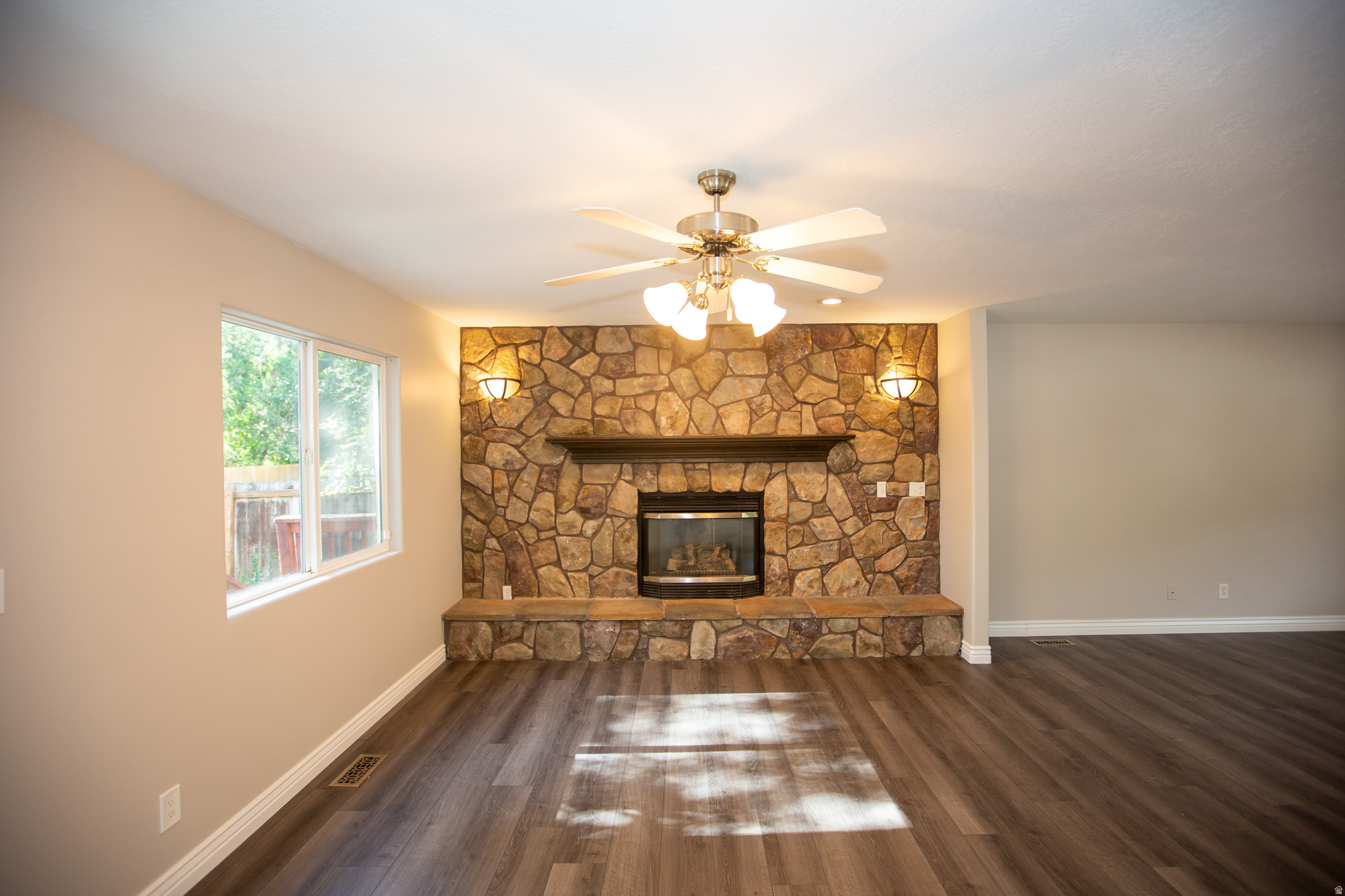 HORIZON CIR - Residential
