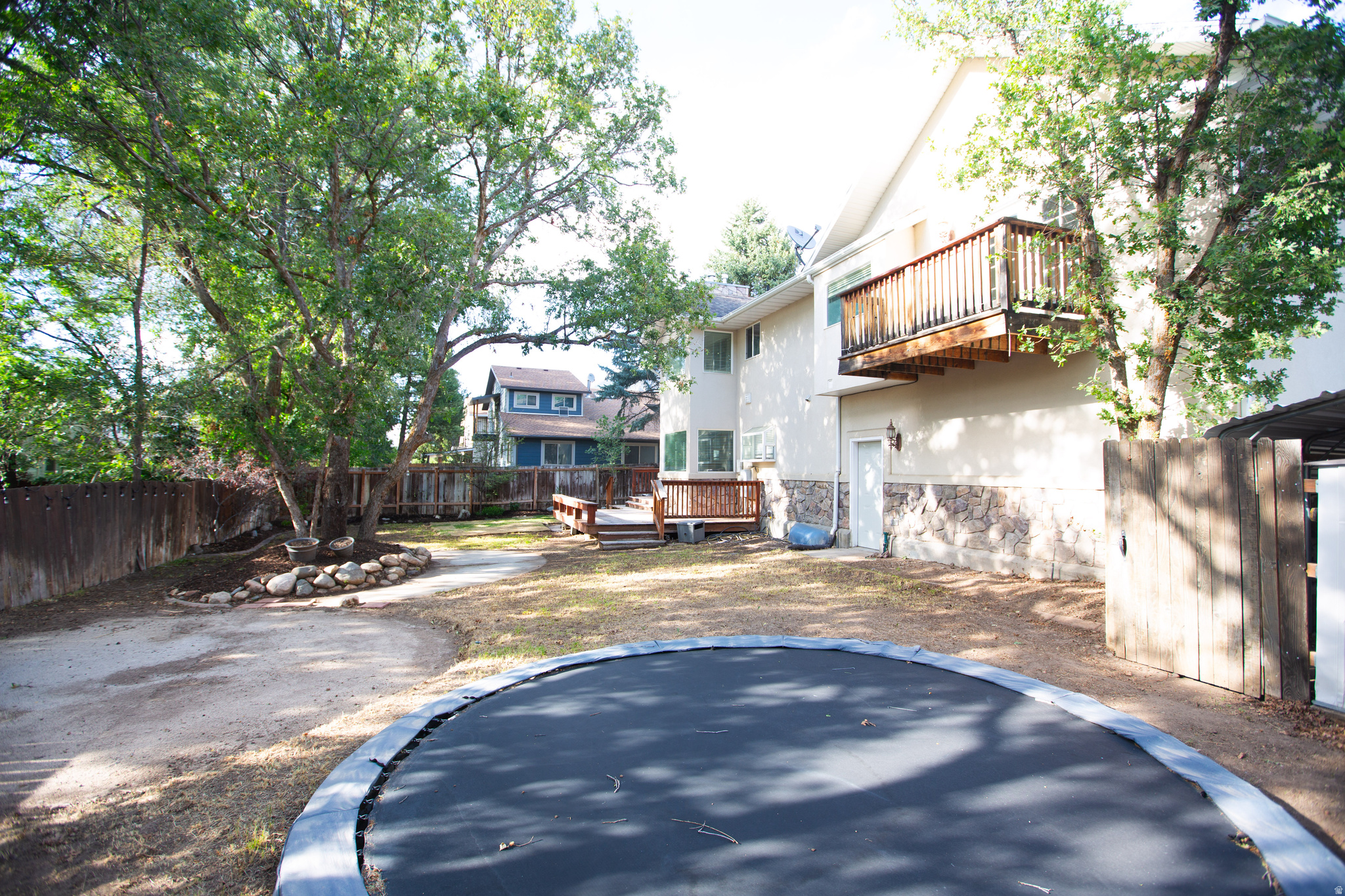 HORIZON CIR - Residential