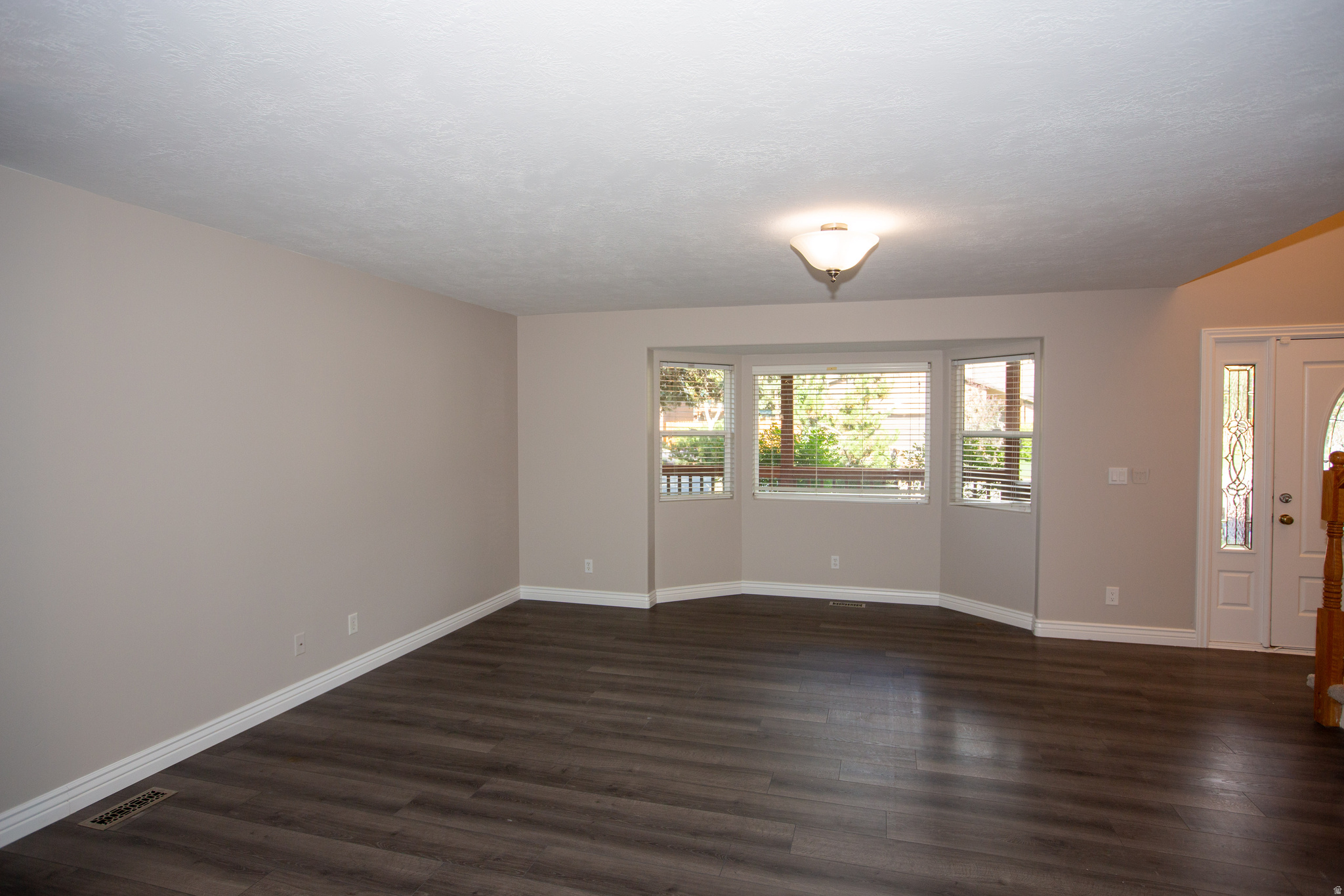HORIZON CIR - Residential