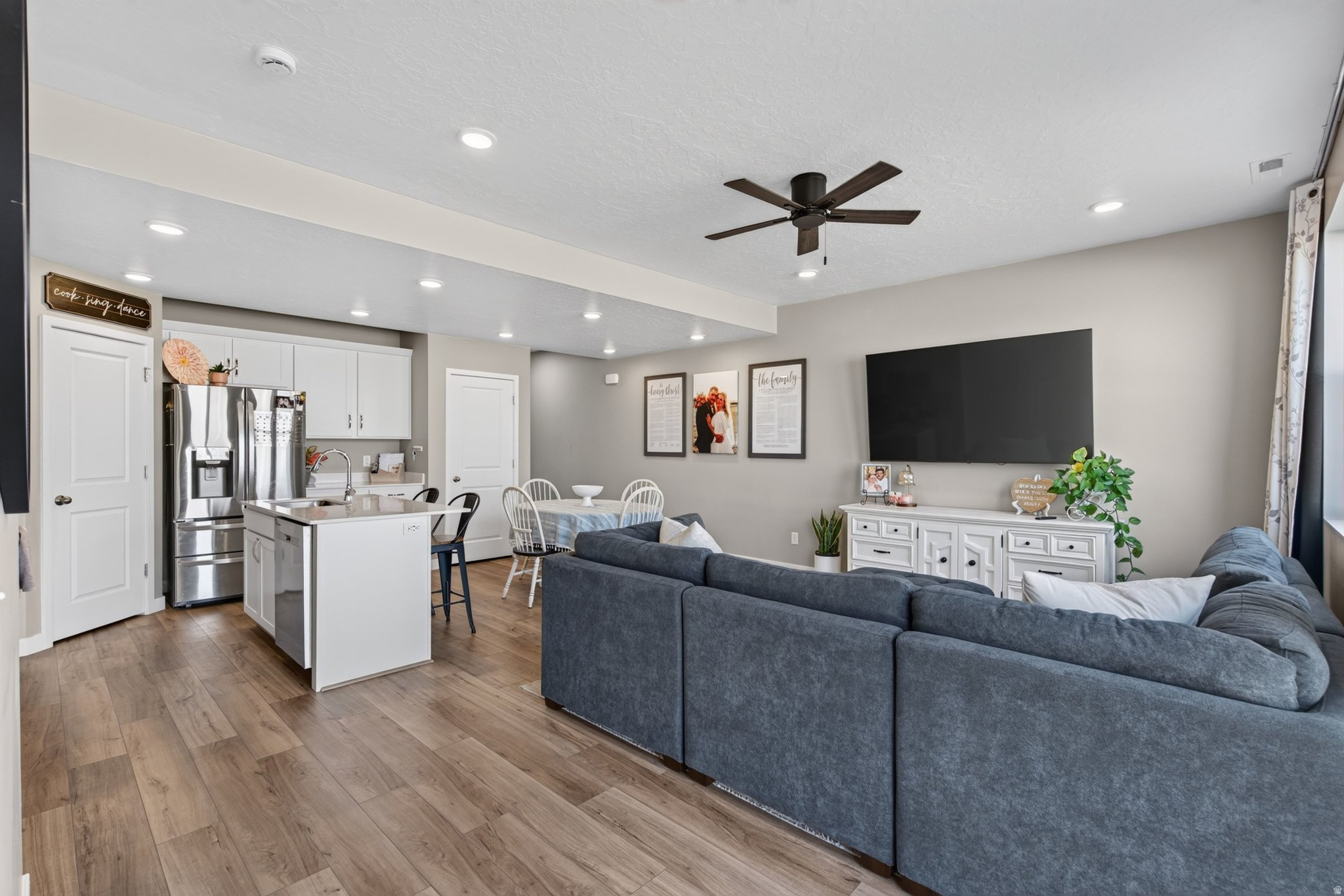 SUMMER SPRINGS - Residential
