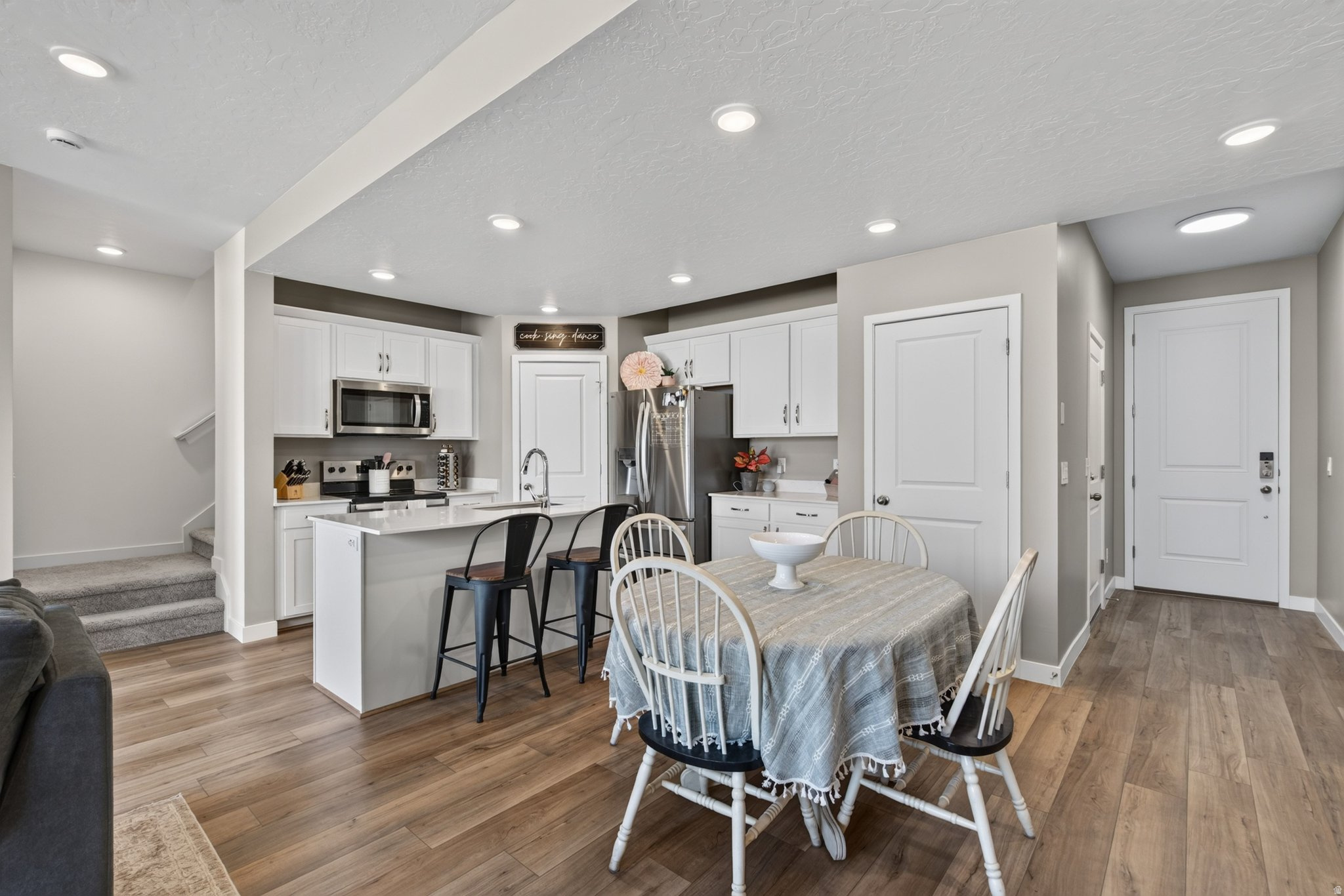 SUMMER SPRINGS - Residential