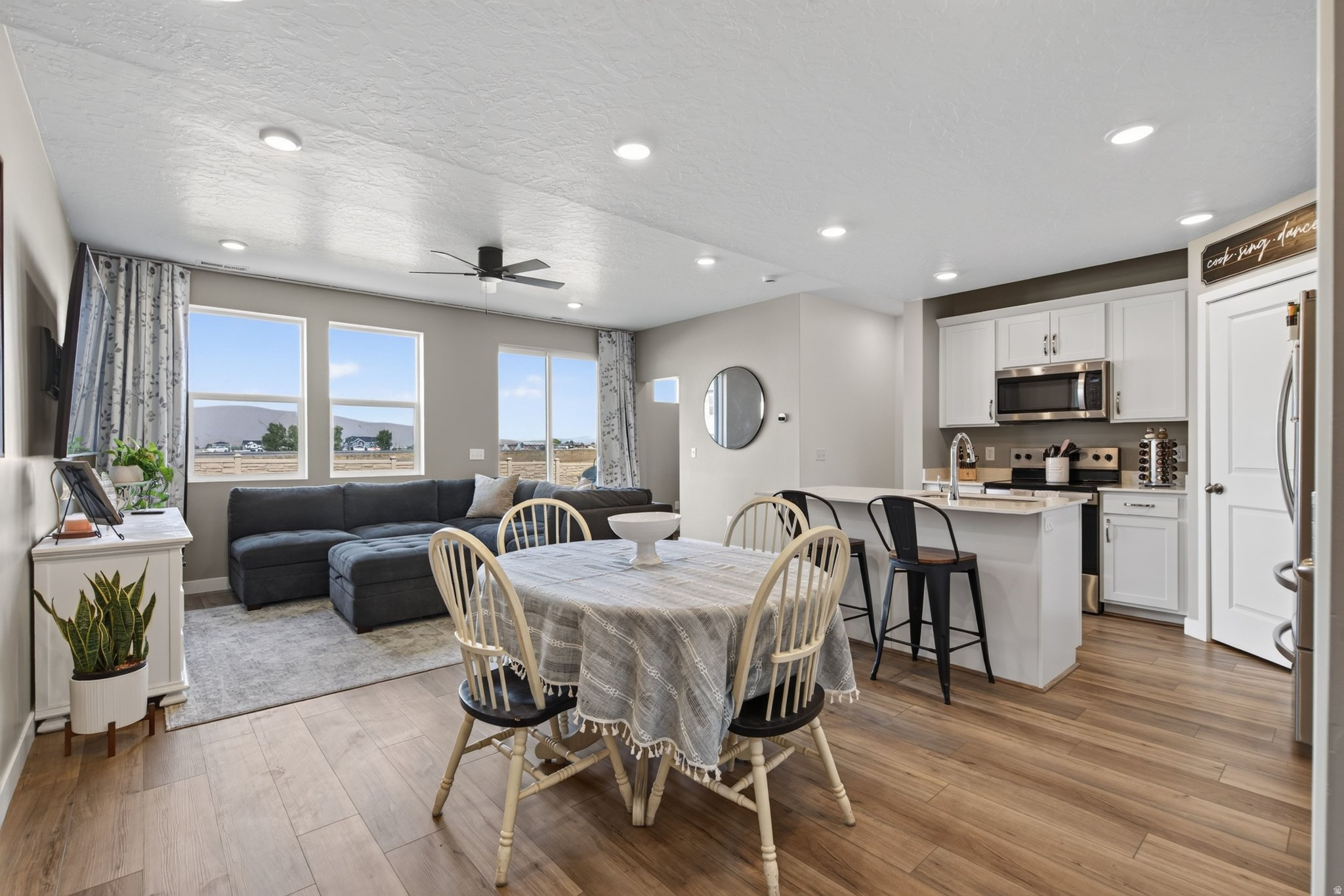 SUMMER SPRINGS - Residential