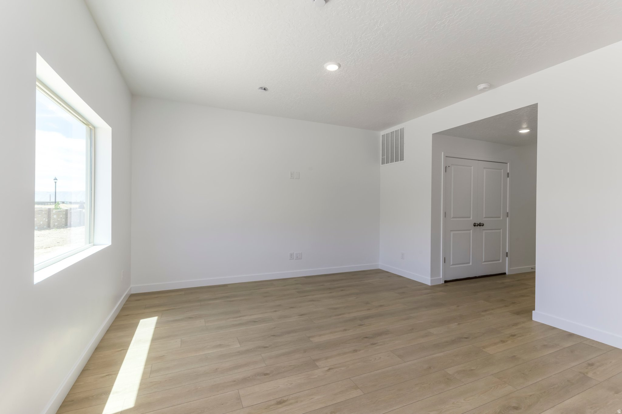 MEADOW CREEK - Residential