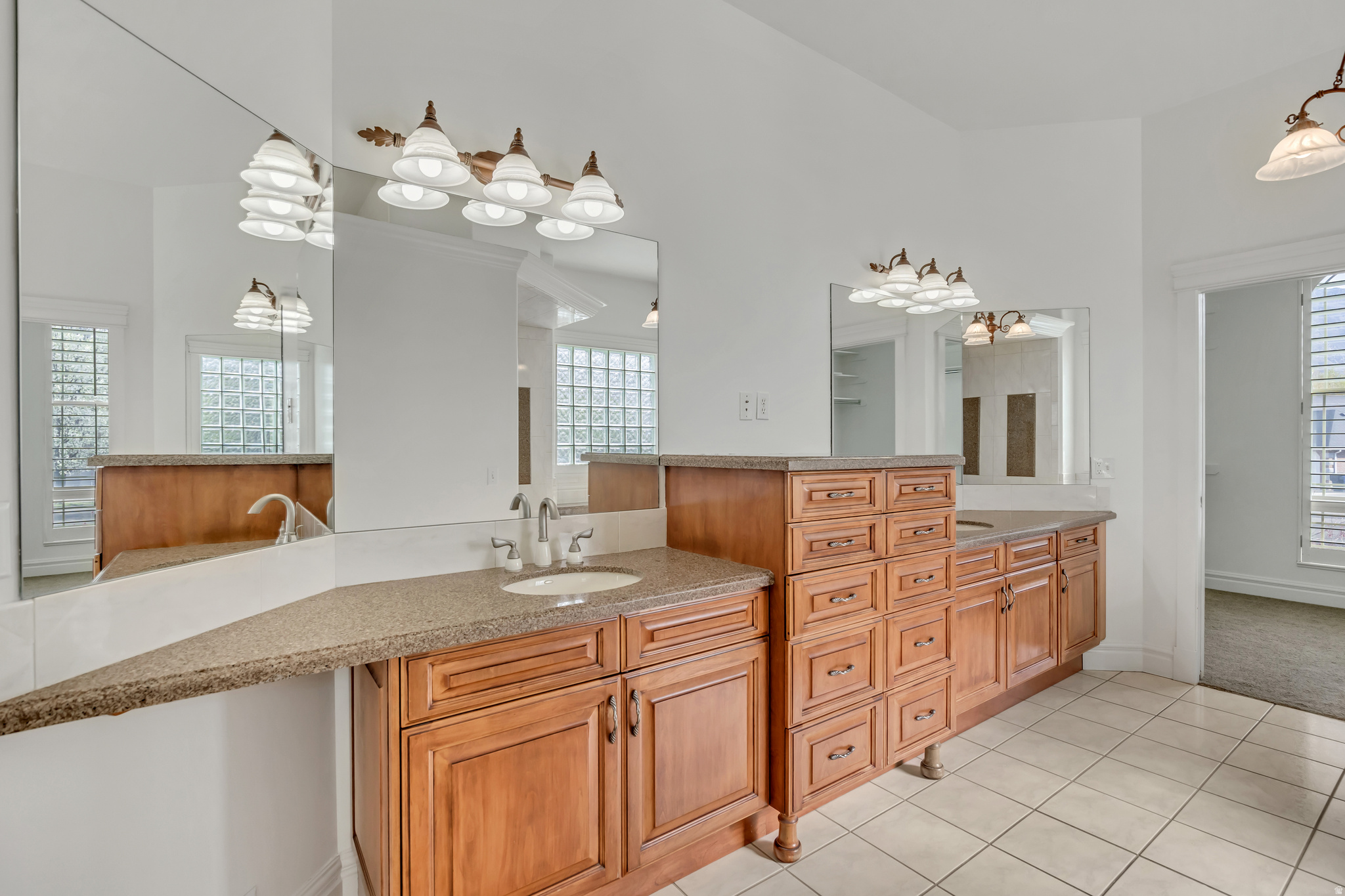 HERITAGE HILLS - Residential