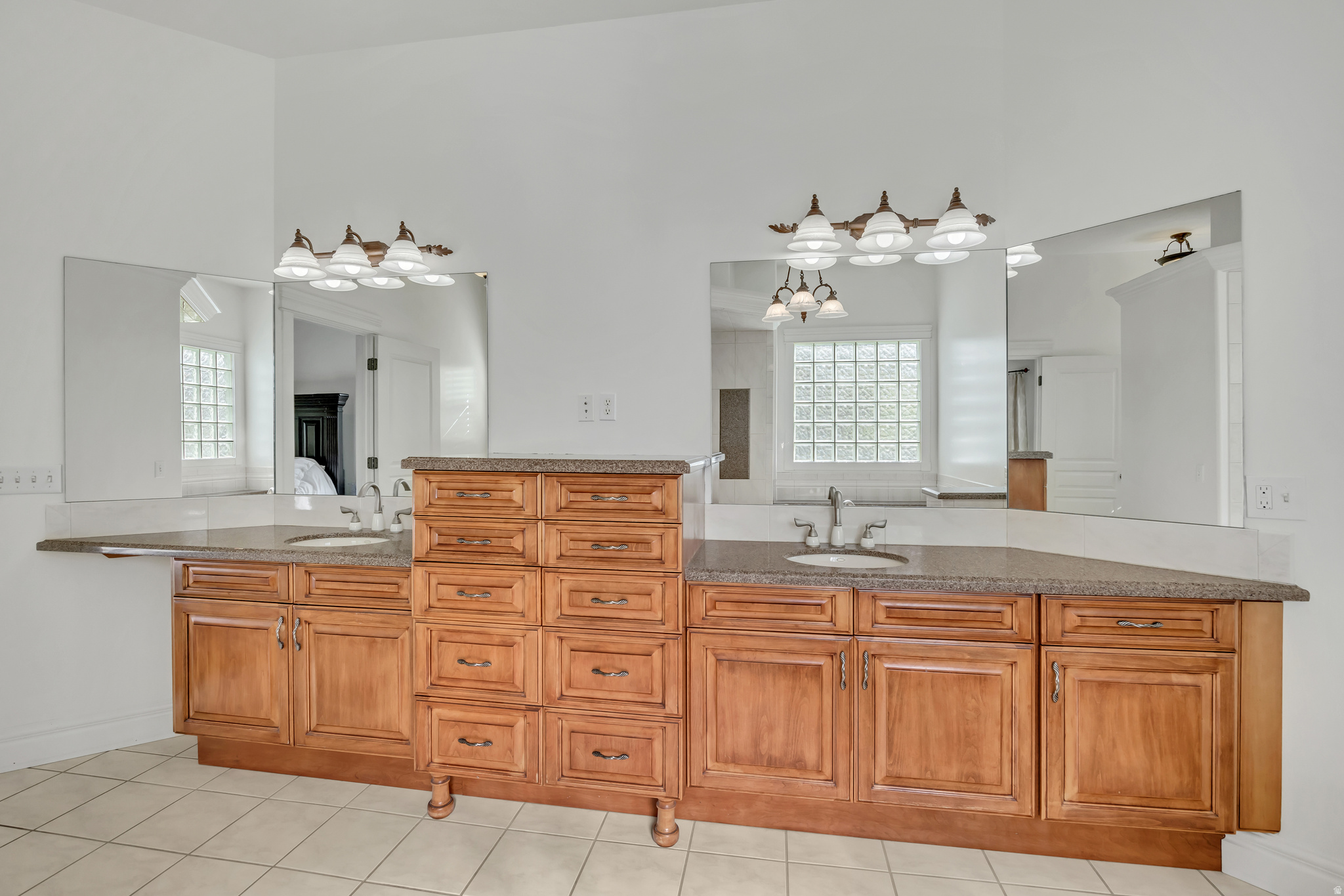 HERITAGE HILLS - Residential
