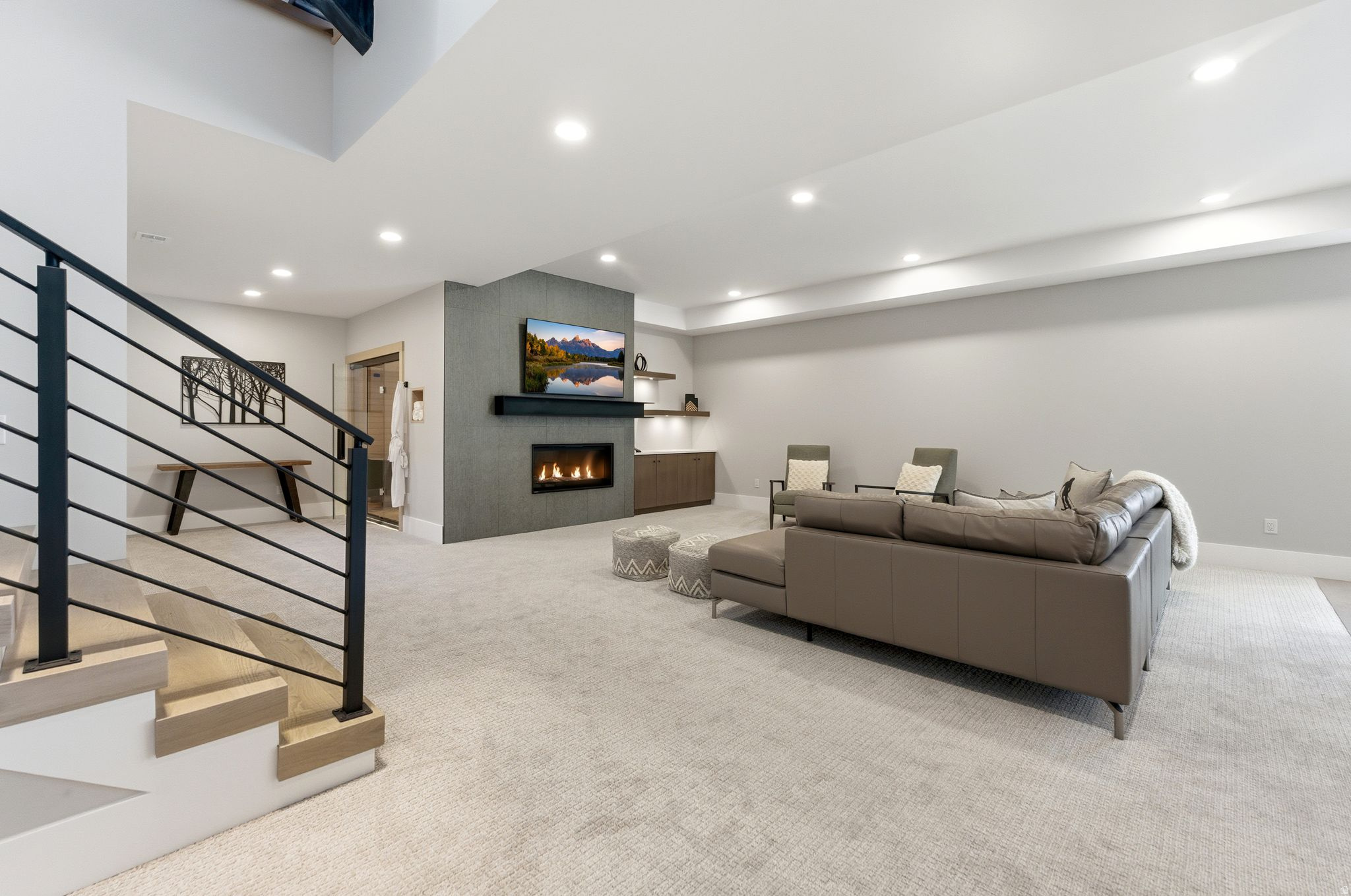 HIDEOUT CANYON - Residential