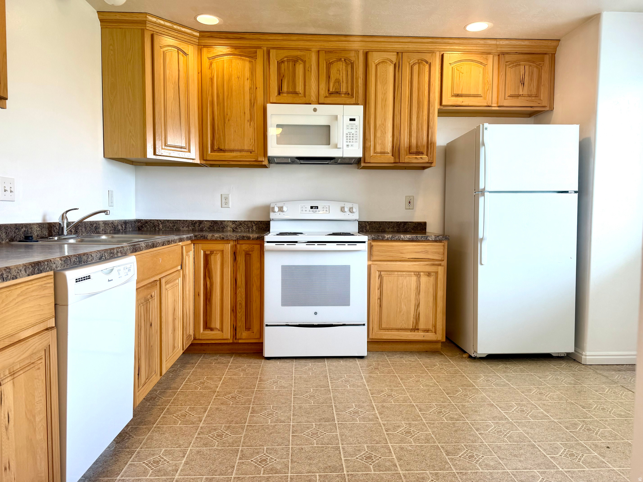 MEADOWBROOK EAST ESTATES - Residential