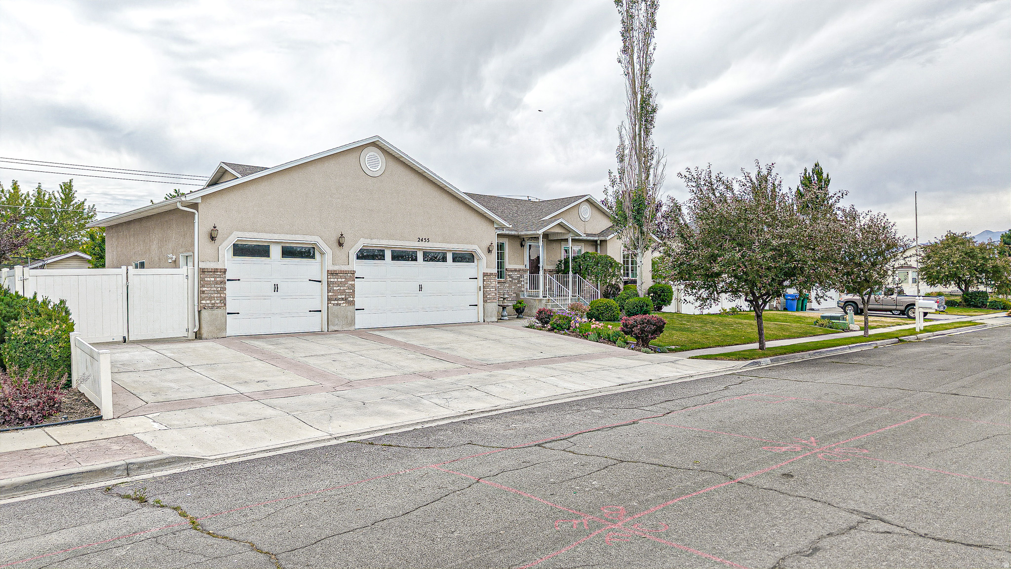 PARKSIDE ESTATES - Residential