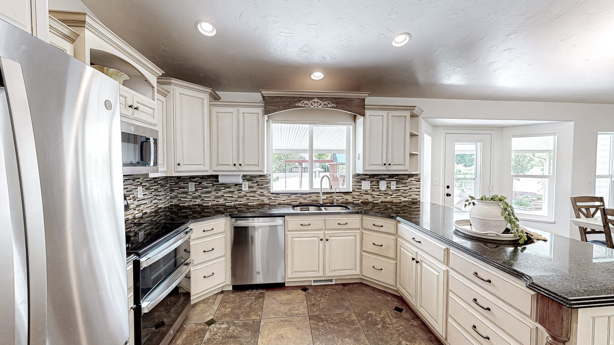 PARKSIDE ESTATES - Residential