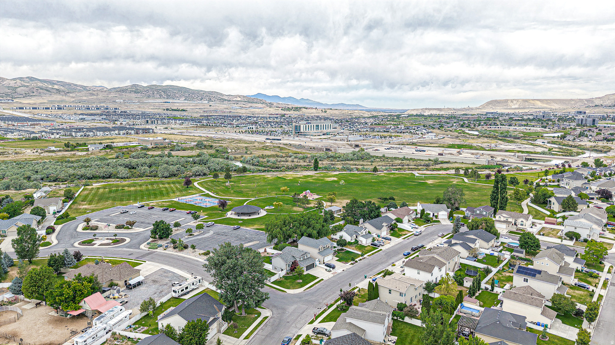 PARKSIDE ESTATES - Residential