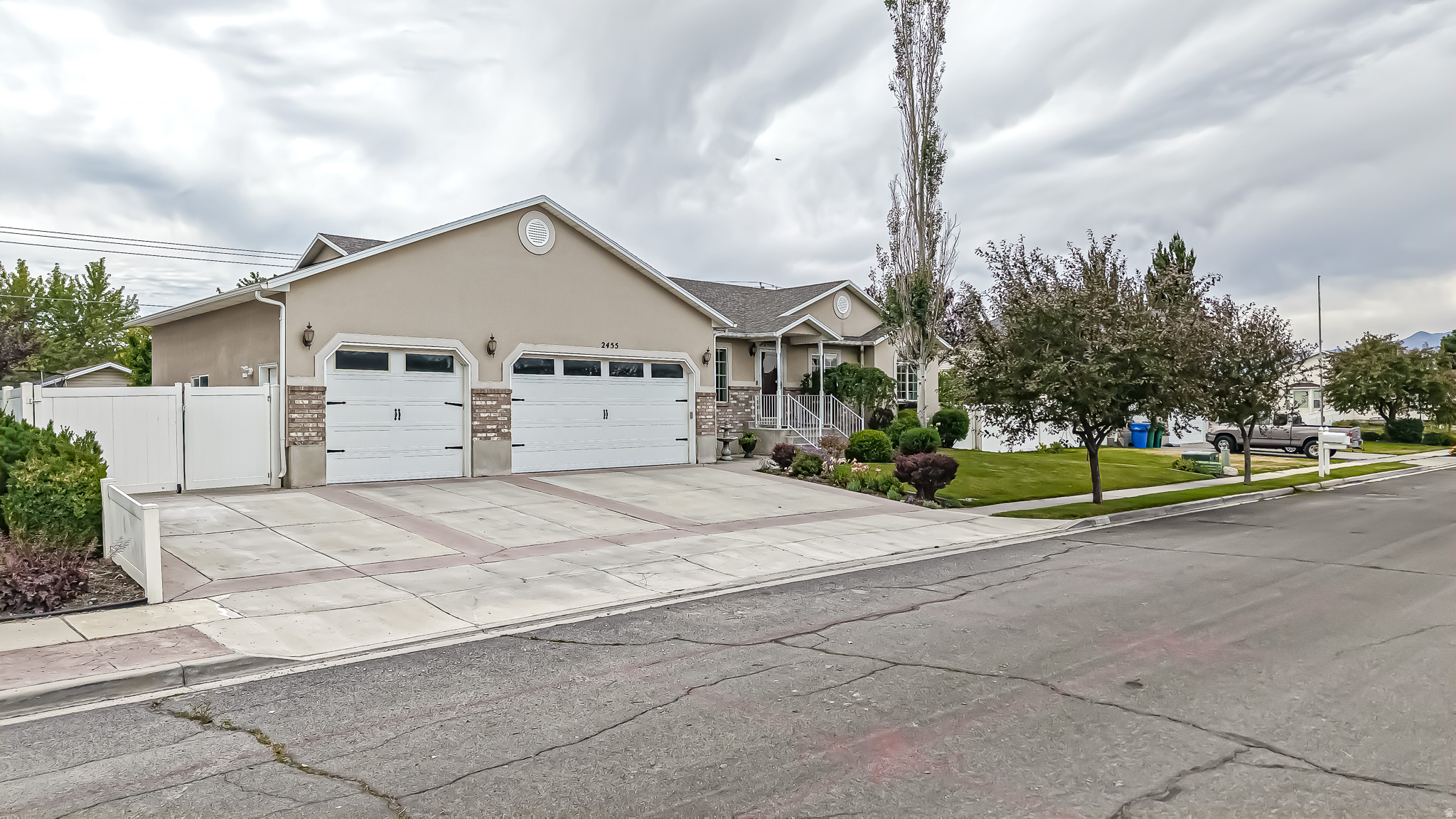 PARKSIDE ESTATES - Residential