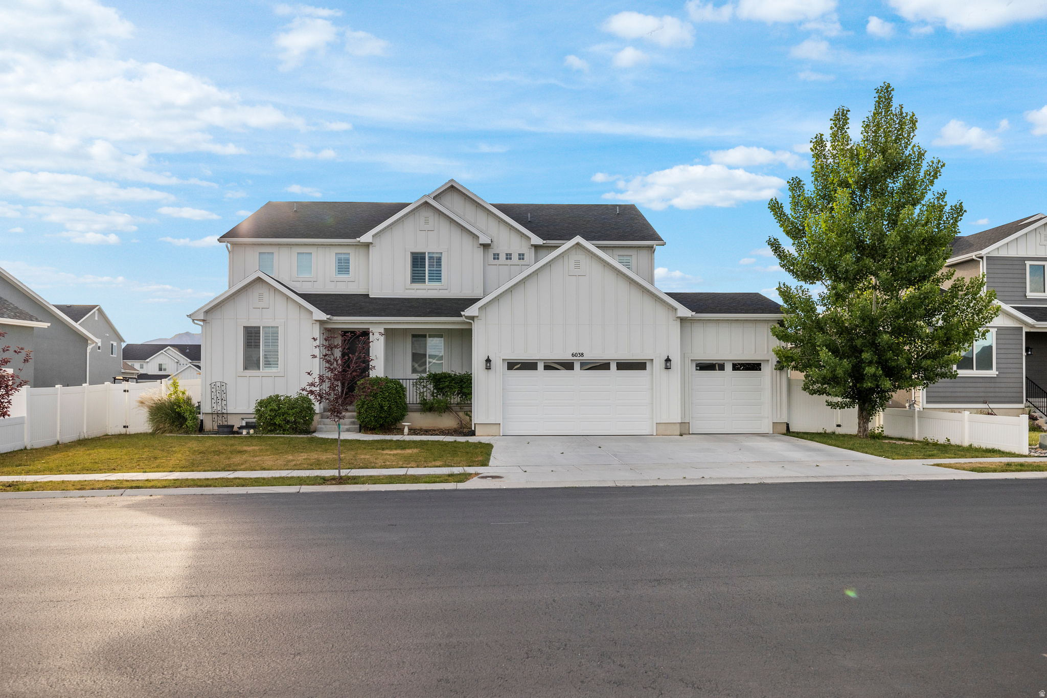 HALLS CROSSING - Residential