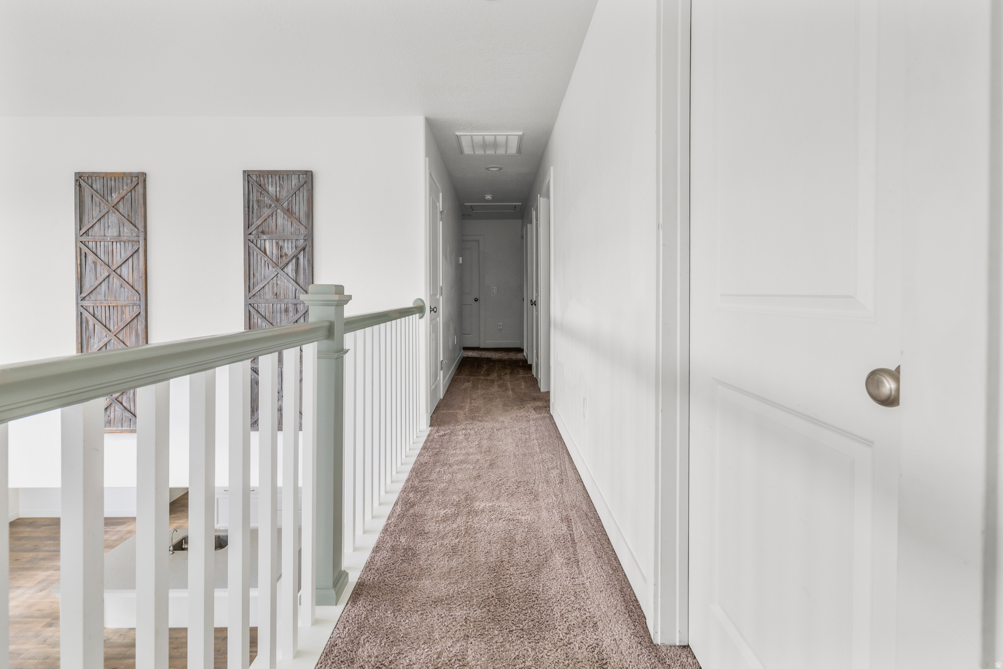 HALLS CROSSING - Residential