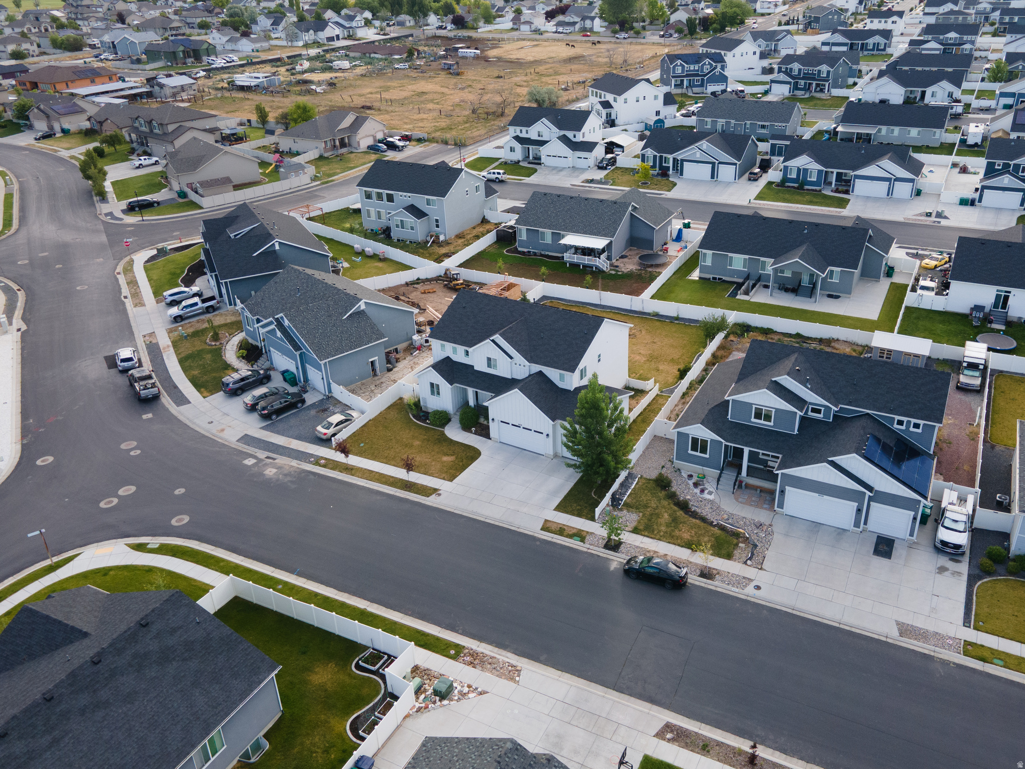 HALLS CROSSING - Residential