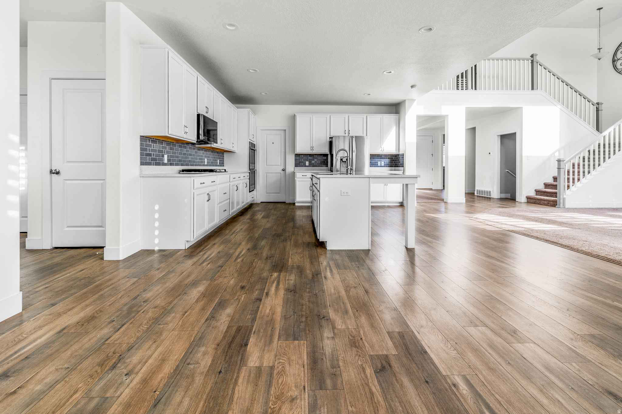 HALLS CROSSING - Residential