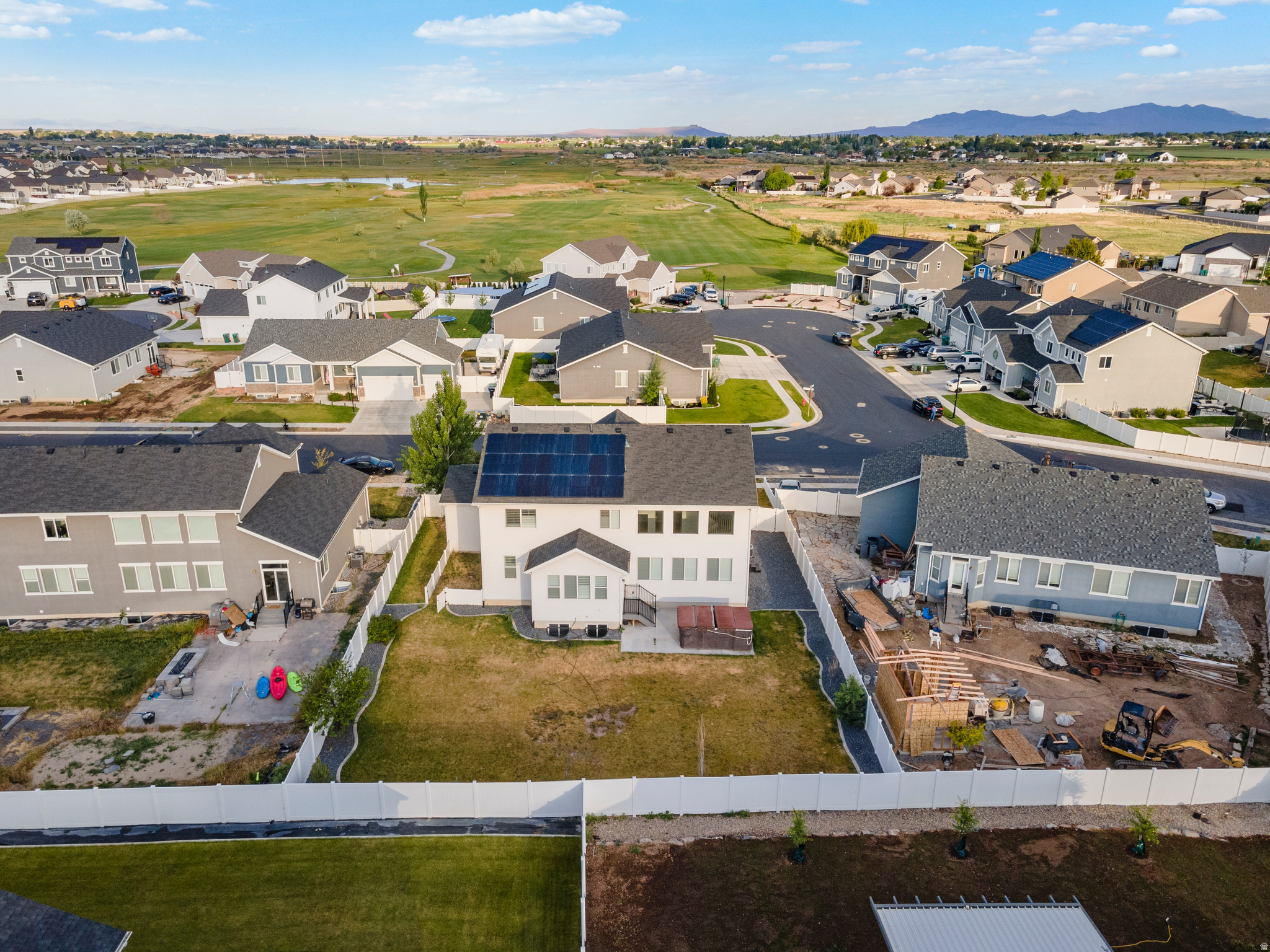 HALLS CROSSING - Residential