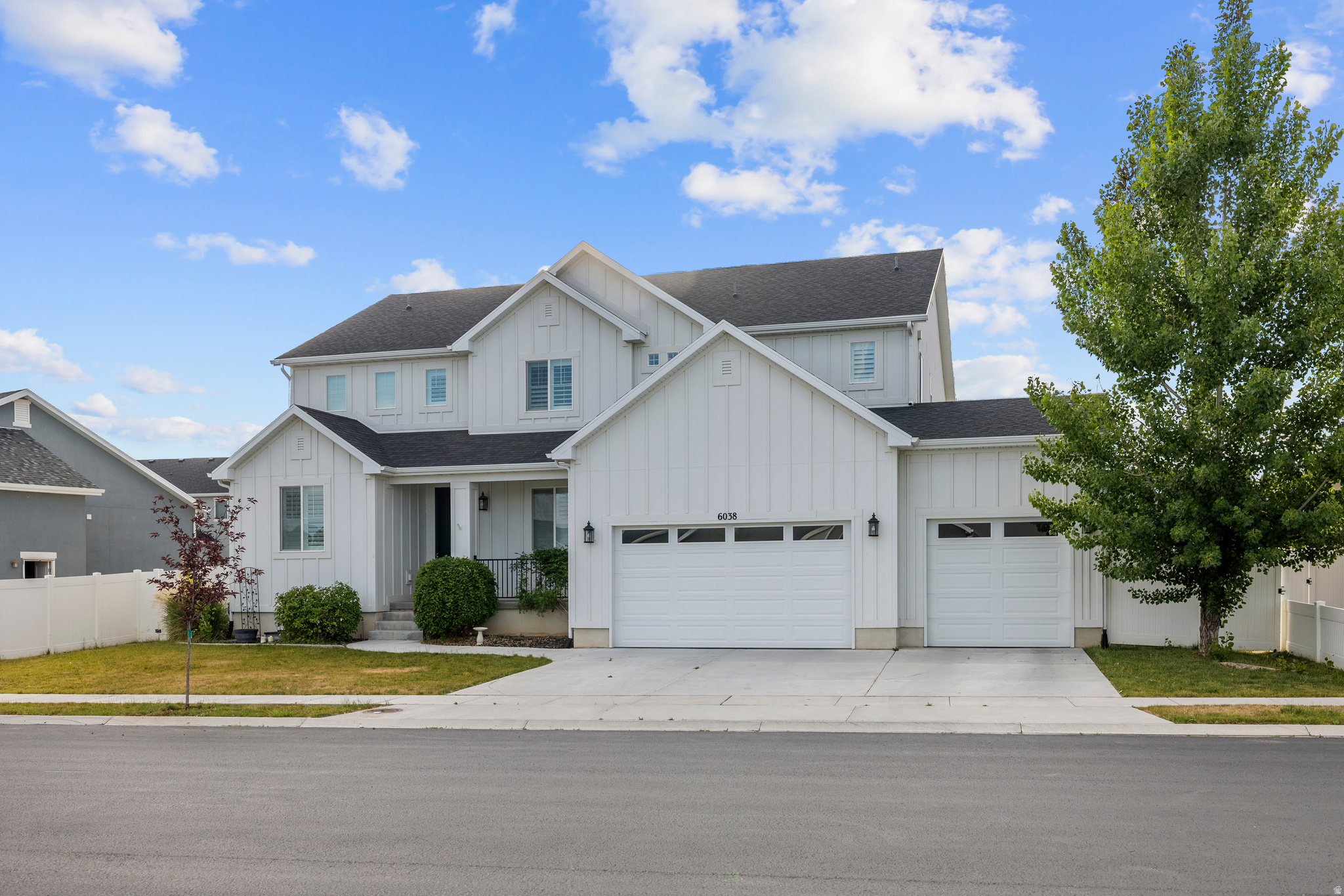 HALLS CROSSING - Residential