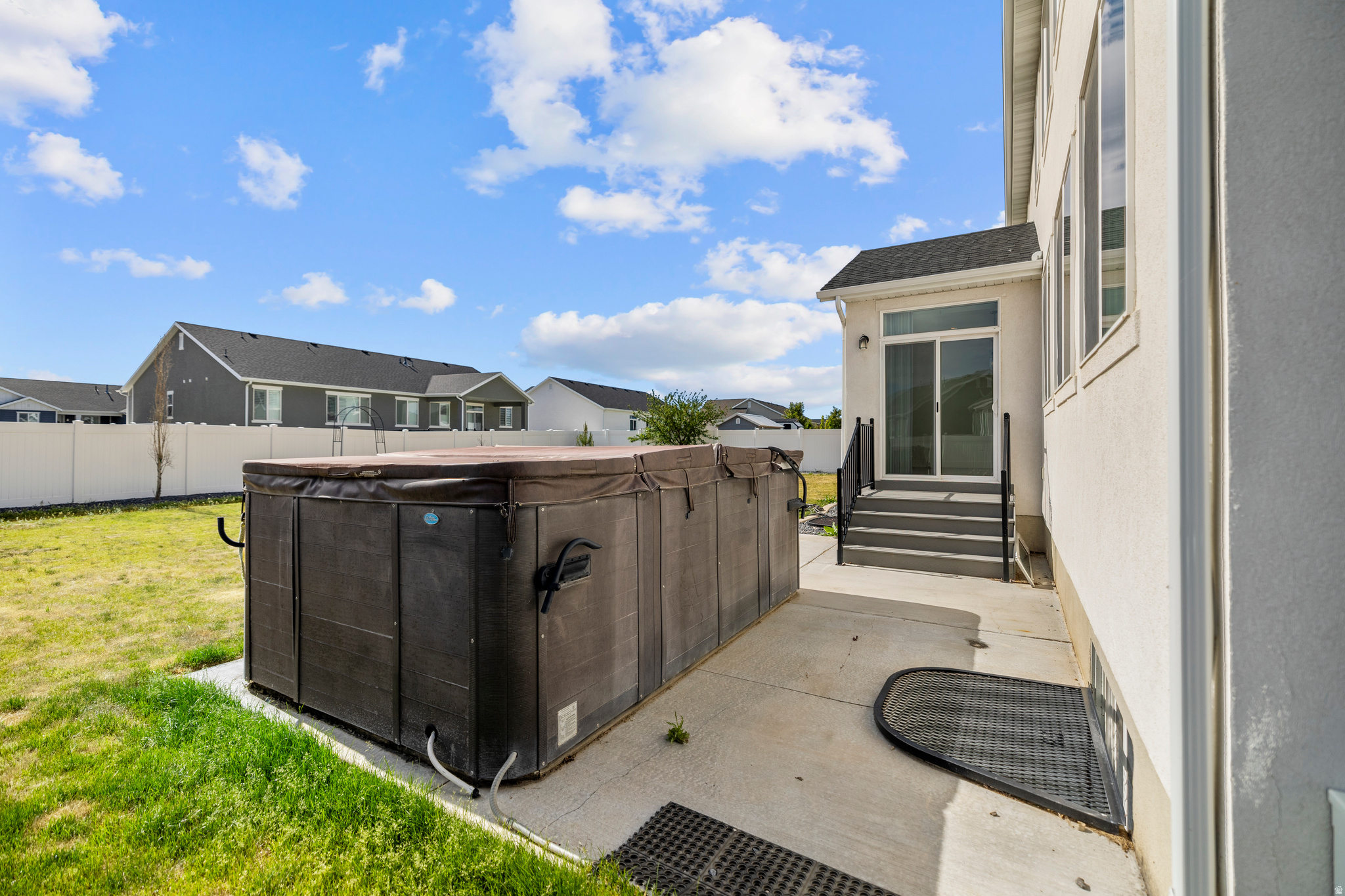 HALLS CROSSING - Residential