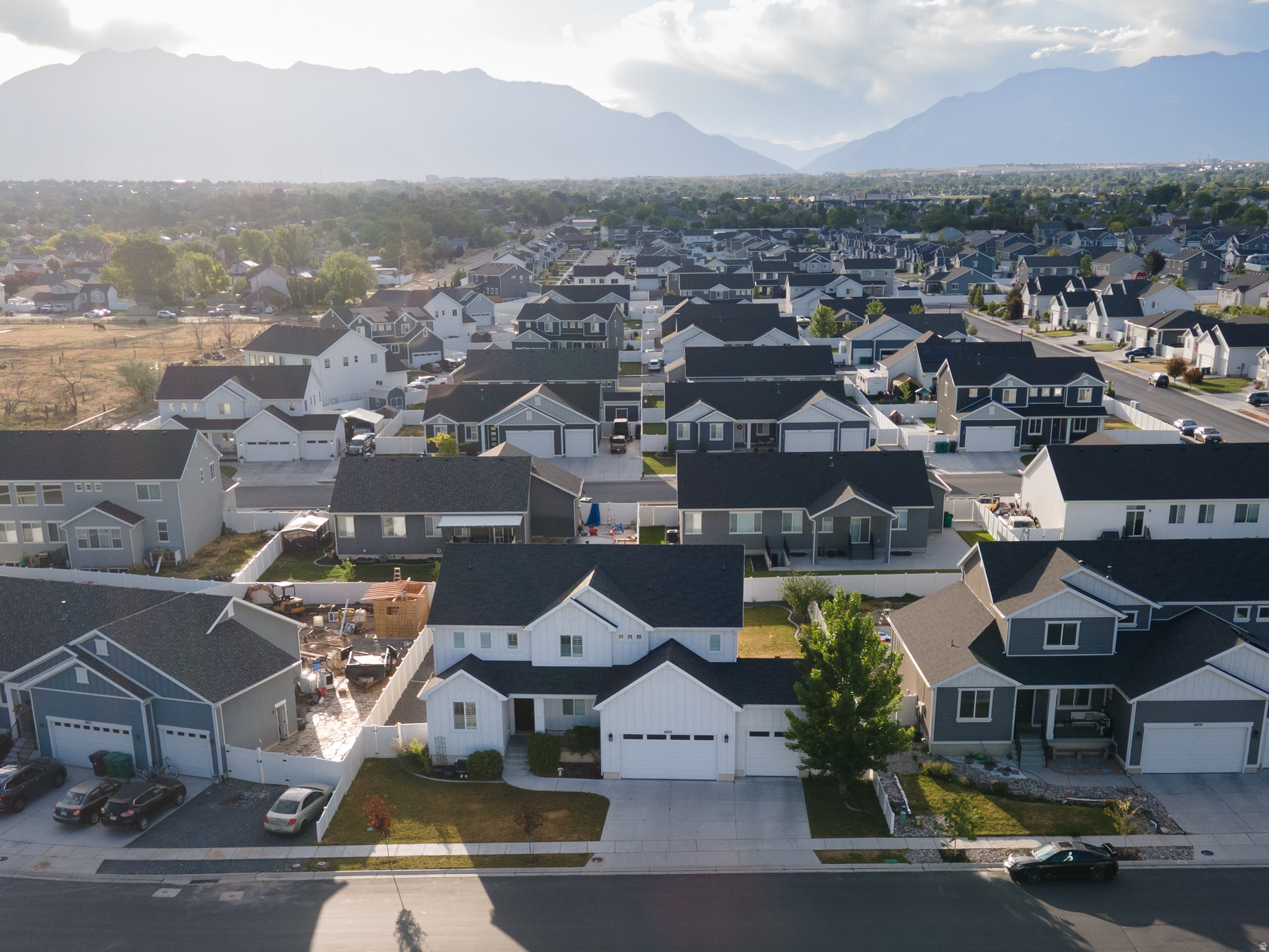 HALLS CROSSING - Residential