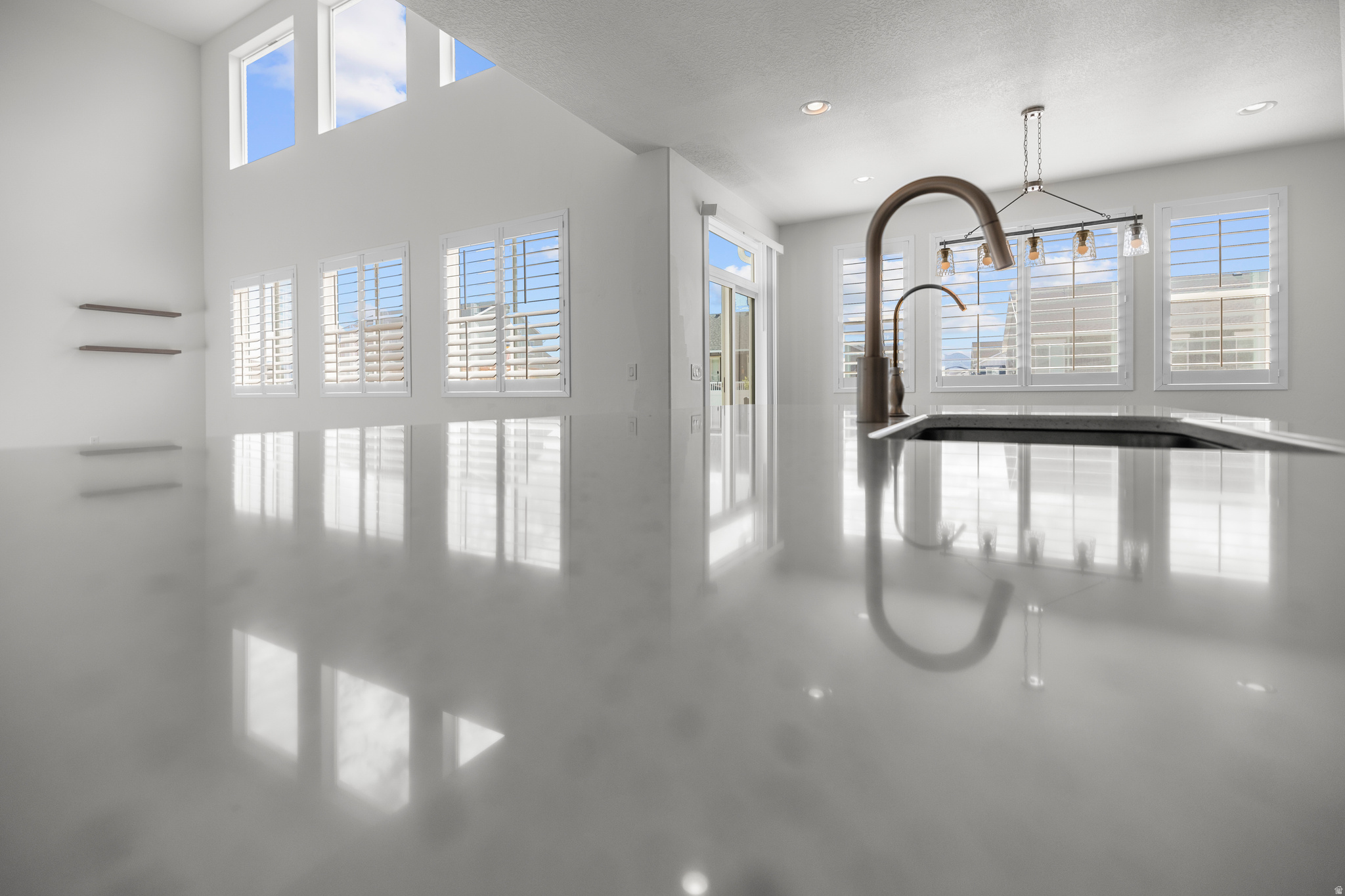 HALLS CROSSING - Residential