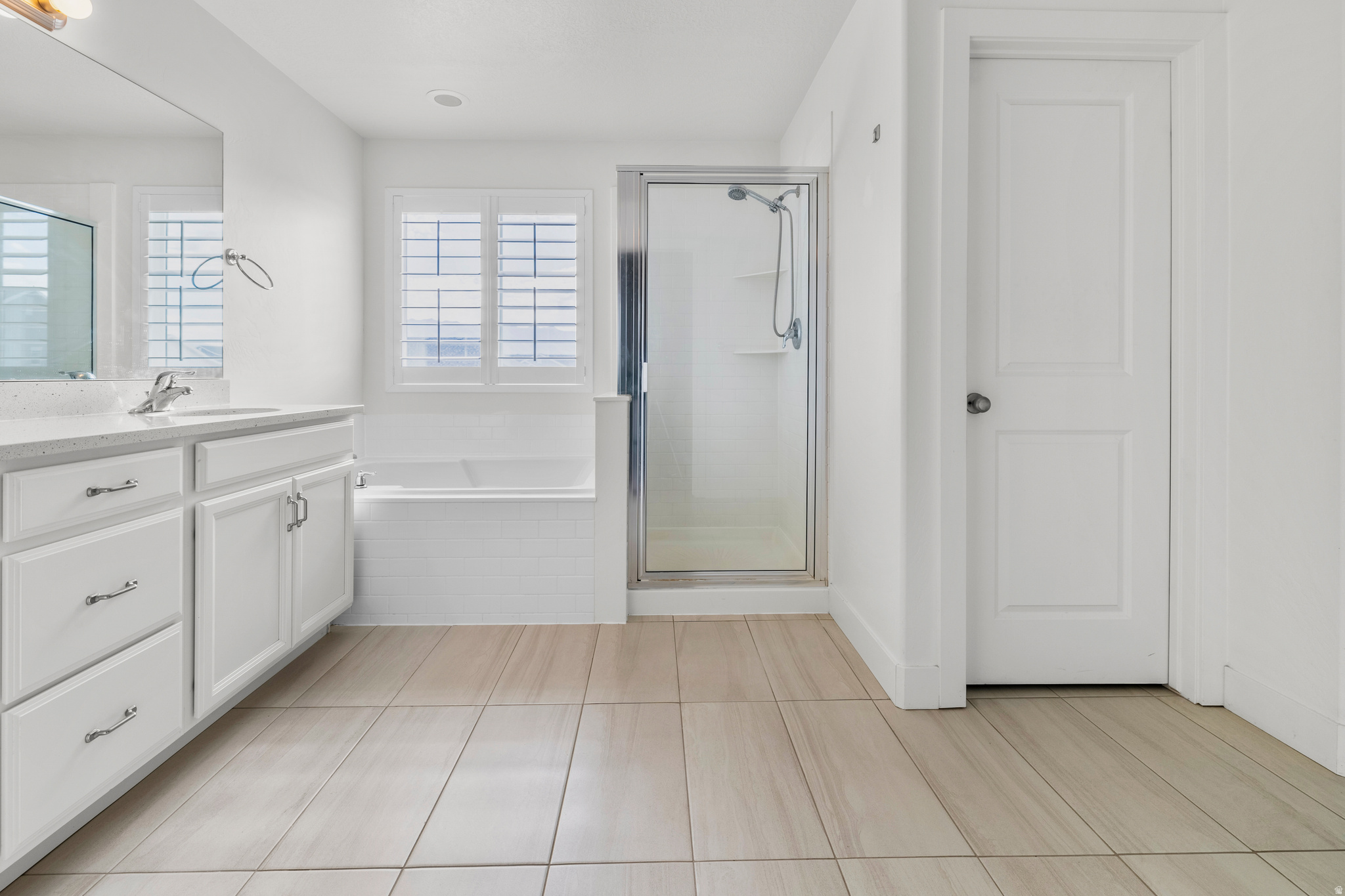 HALLS CROSSING - Residential