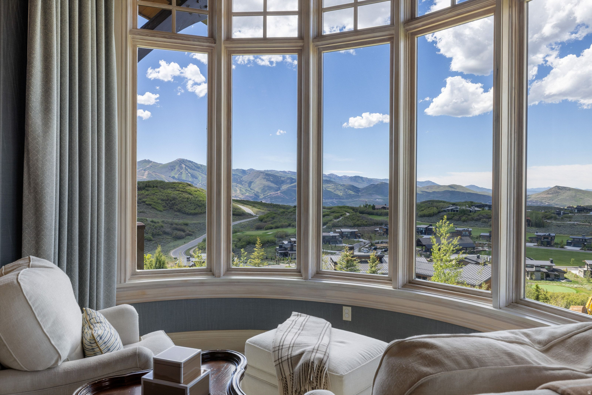 TUHAYE TWIN PEAKS - Residential