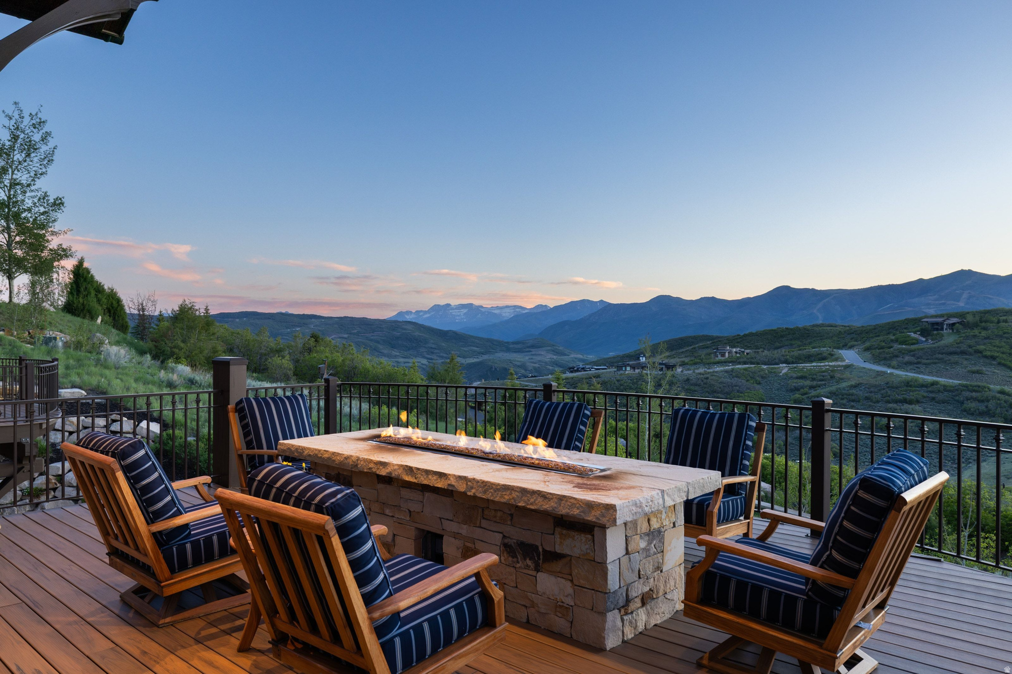 TUHAYE TWIN PEAKS - Residential