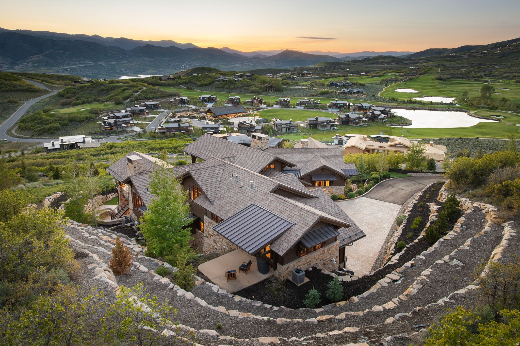 TUHAYE TWIN PEAKS - Residential