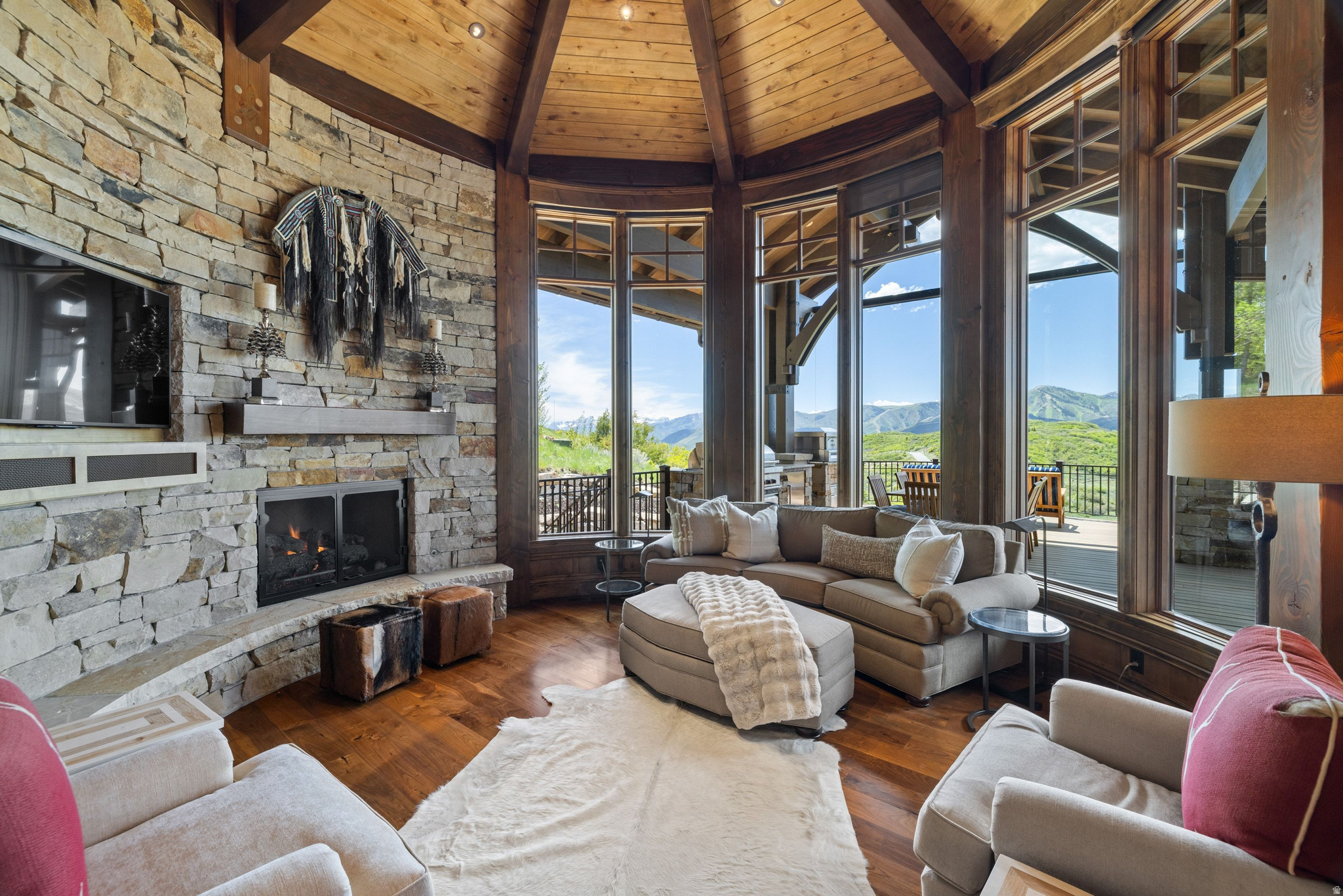 TUHAYE TWIN PEAKS - Residential