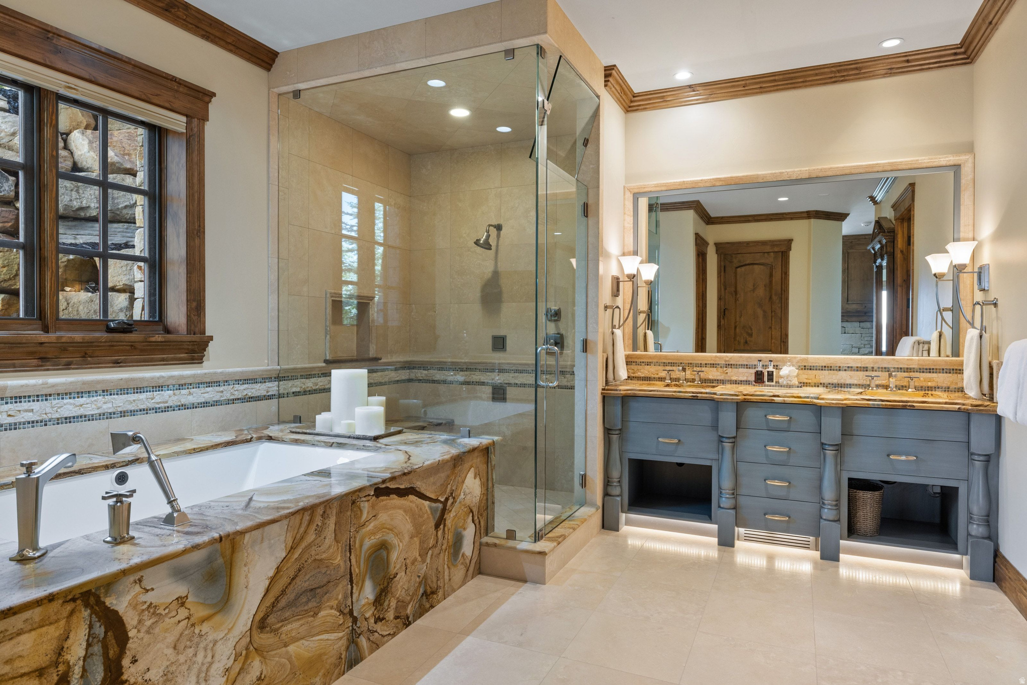 TUHAYE TWIN PEAKS - Residential