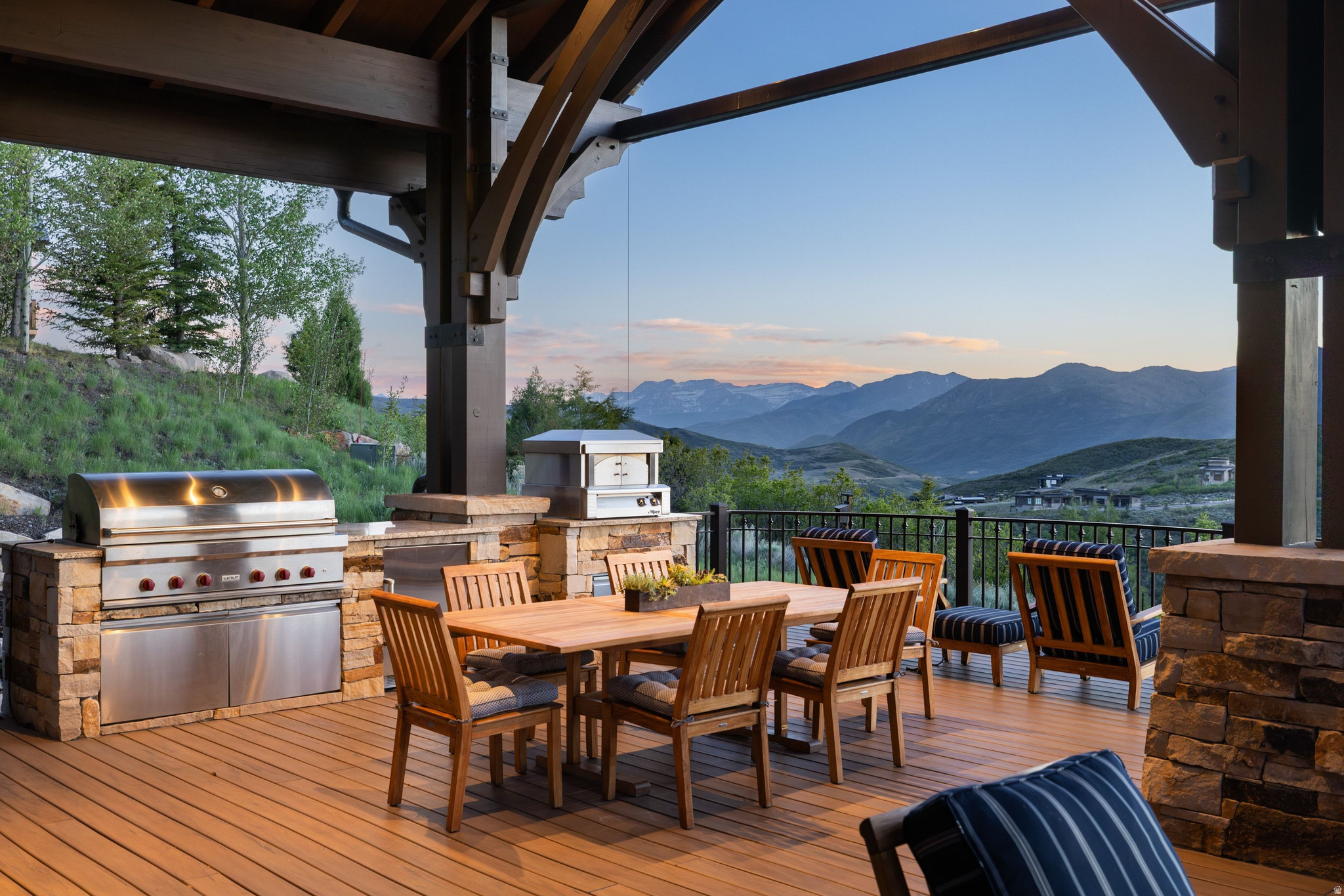 TUHAYE TWIN PEAKS - Residential