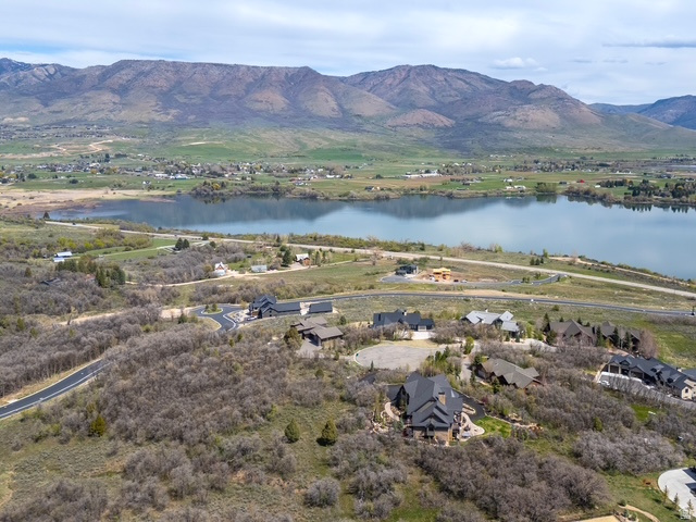 CRIMSON RIDGE - Land