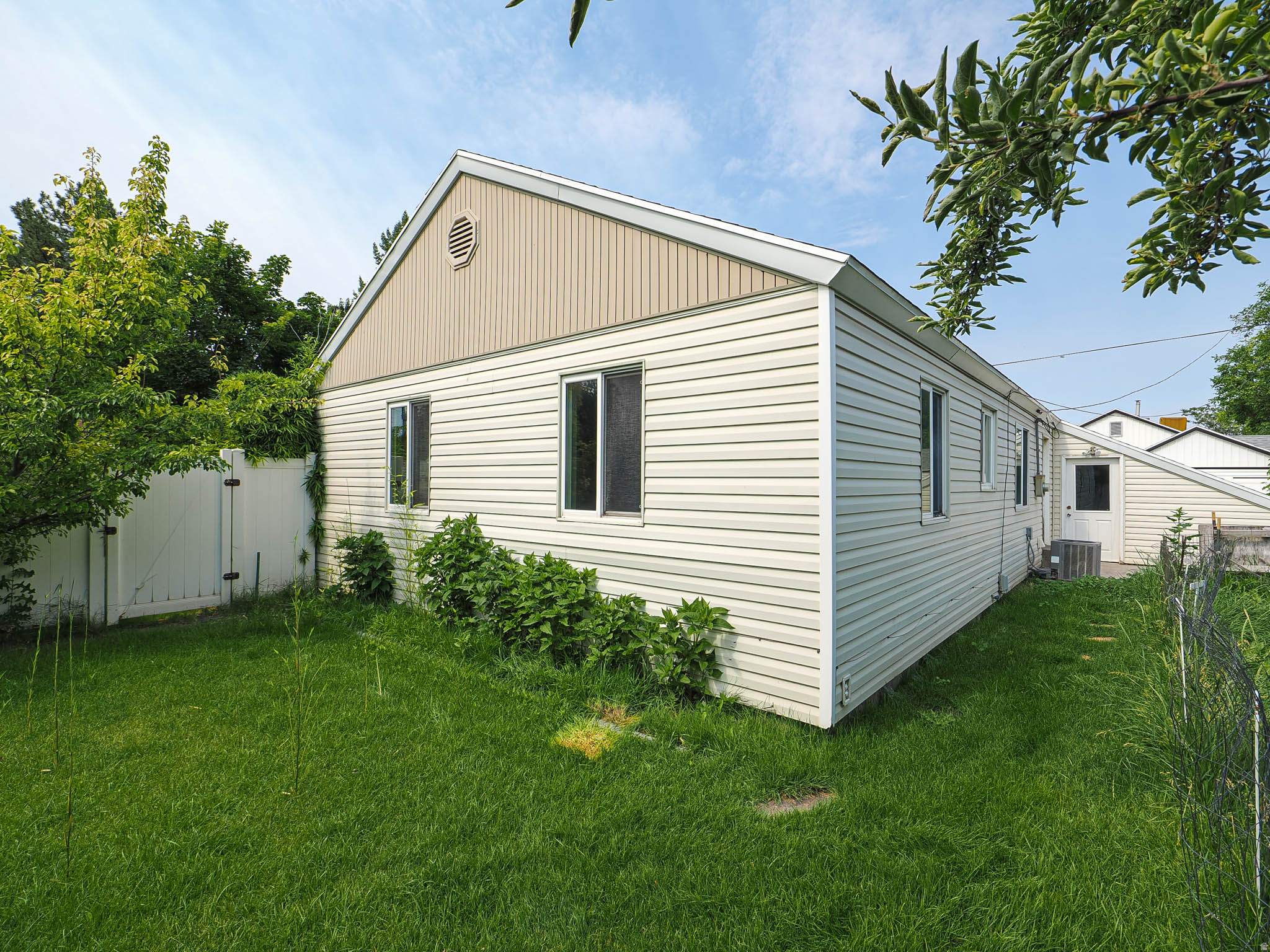 MADISON ACRES - Residential