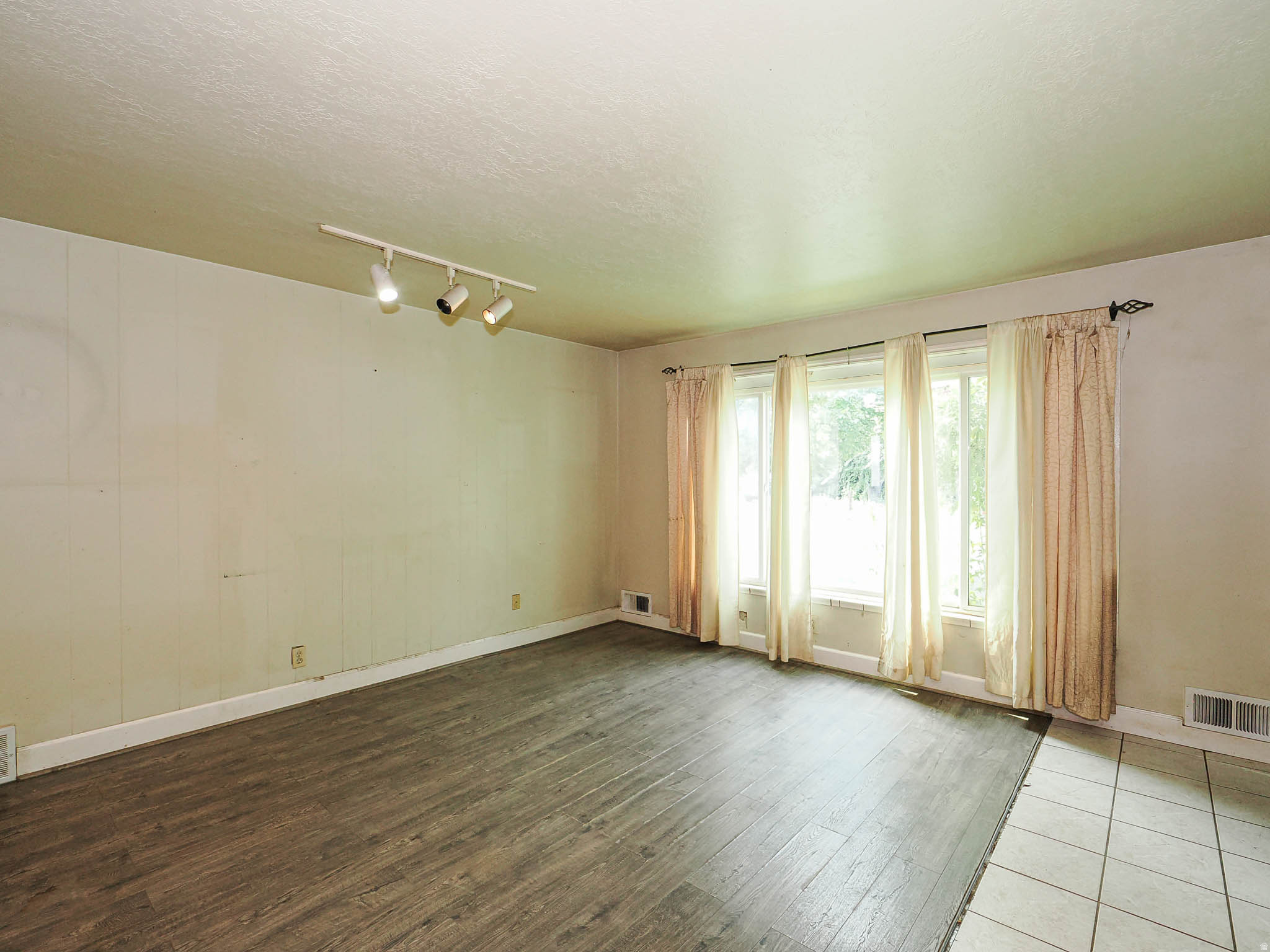 MADISON ACRES - Residential
