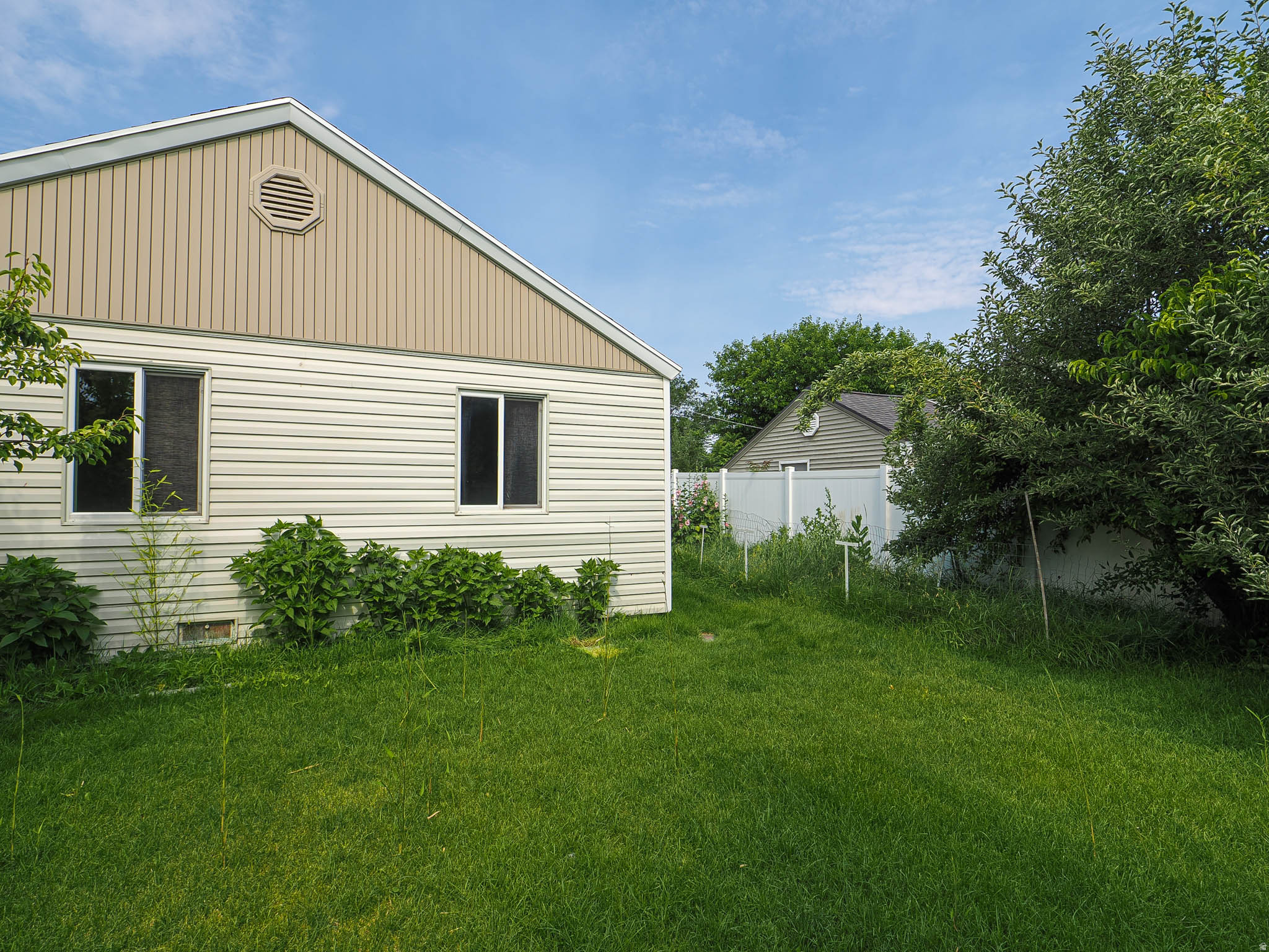 MADISON ACRES - Residential